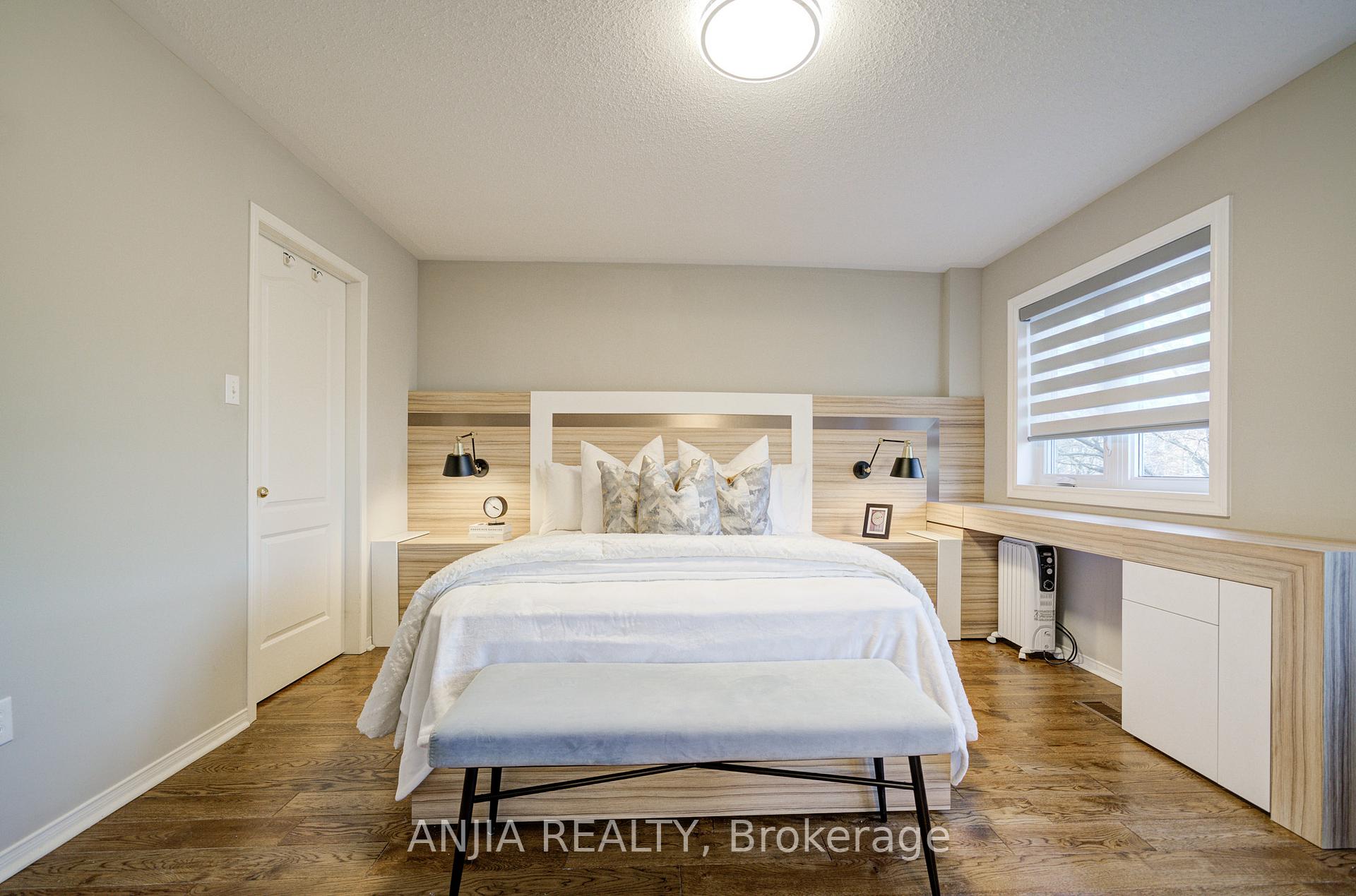 Photo 14 of 21 Bertram Earnshaw Drive, Markham, Berczy — HOMEH