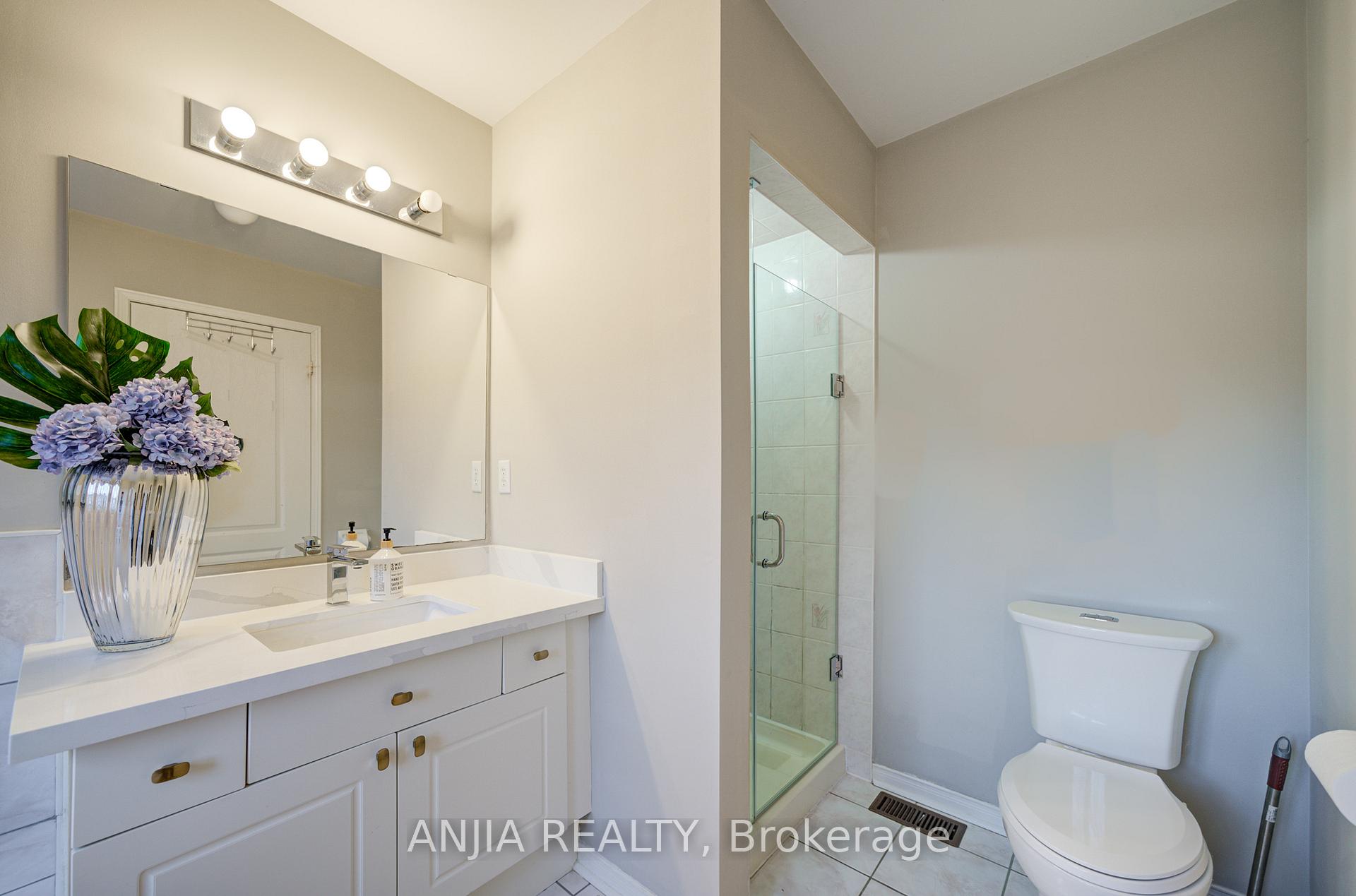 Photo 18 of 21 Bertram Earnshaw Drive, Markham, Berczy — HOMEH
