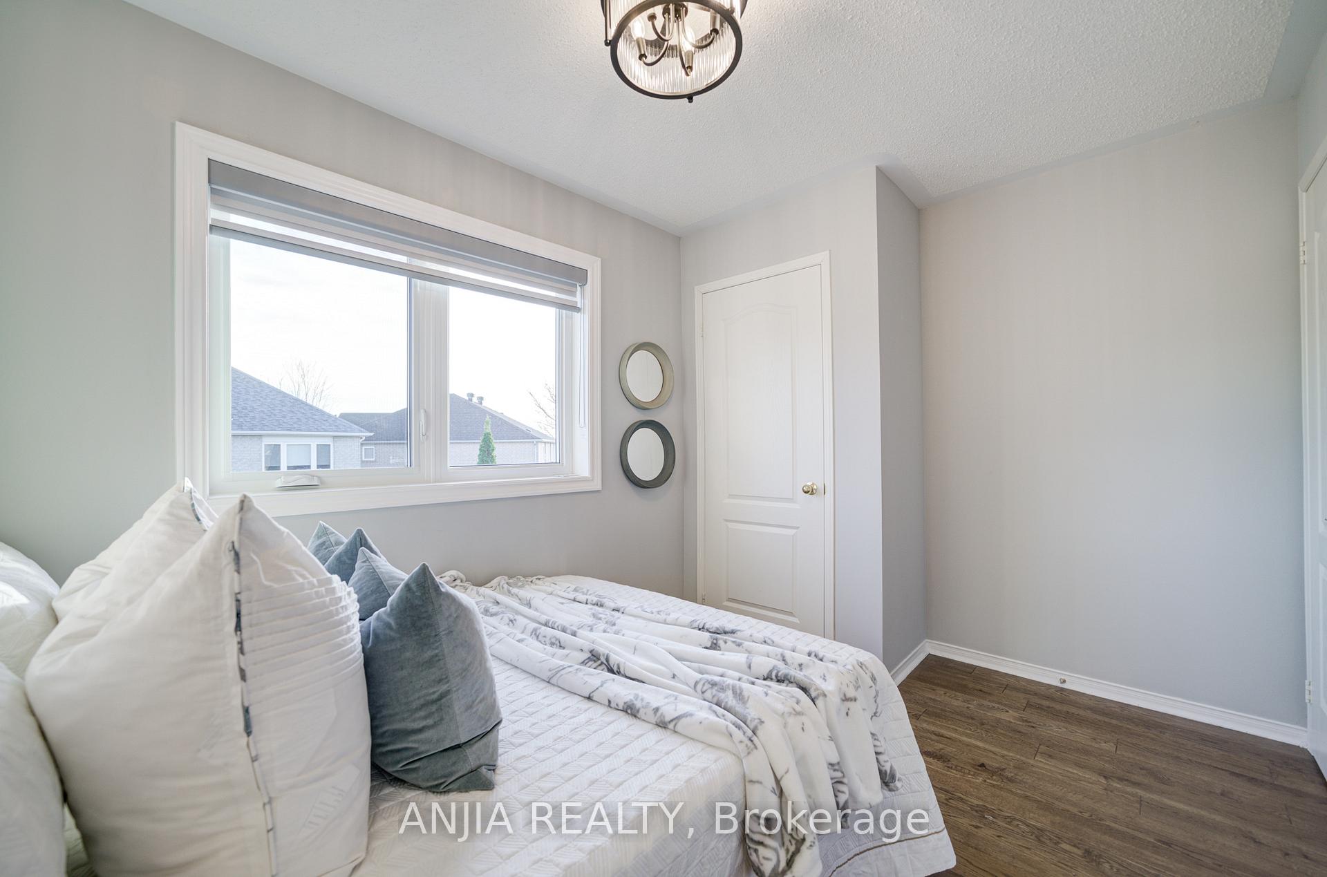 Photo 22 of 21 Bertram Earnshaw Drive, Markham, Berczy — HOMEH