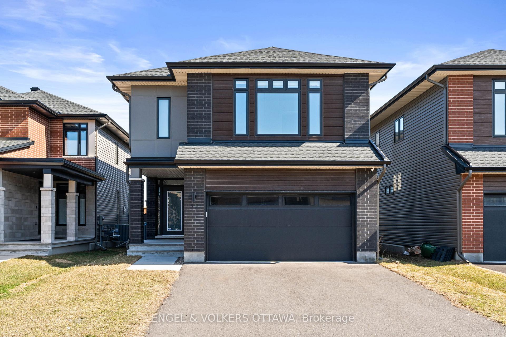 Photo 1 of 12 Whooping Crane Ridge, Ottawa, Riverside South/Gloucester Glen — HOMEH