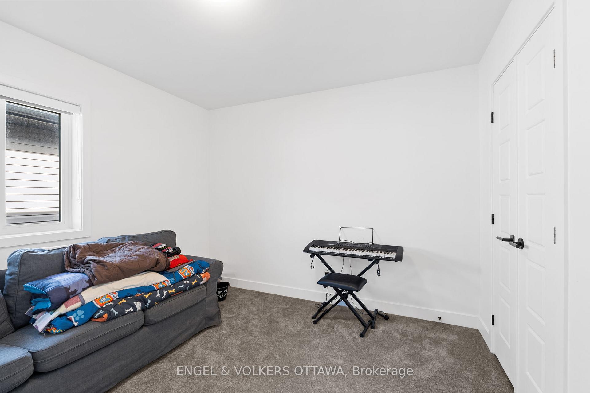Photo 20 of 12 Whooping Crane Ridge, Ottawa, Riverside South/Gloucester Glen — HOMEH