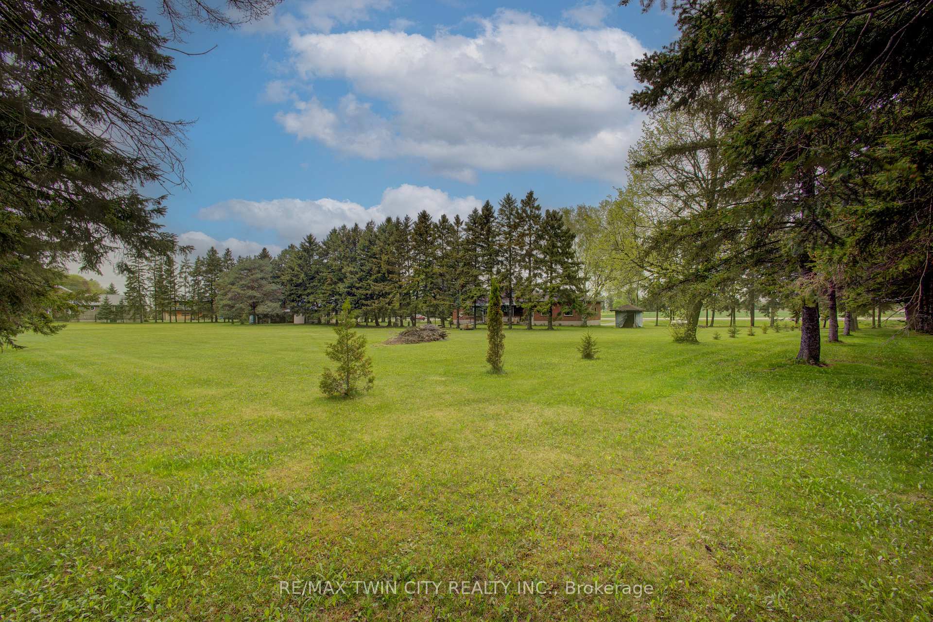 Photo 10 of 6290 Line 86, Woolwich — HOMEH