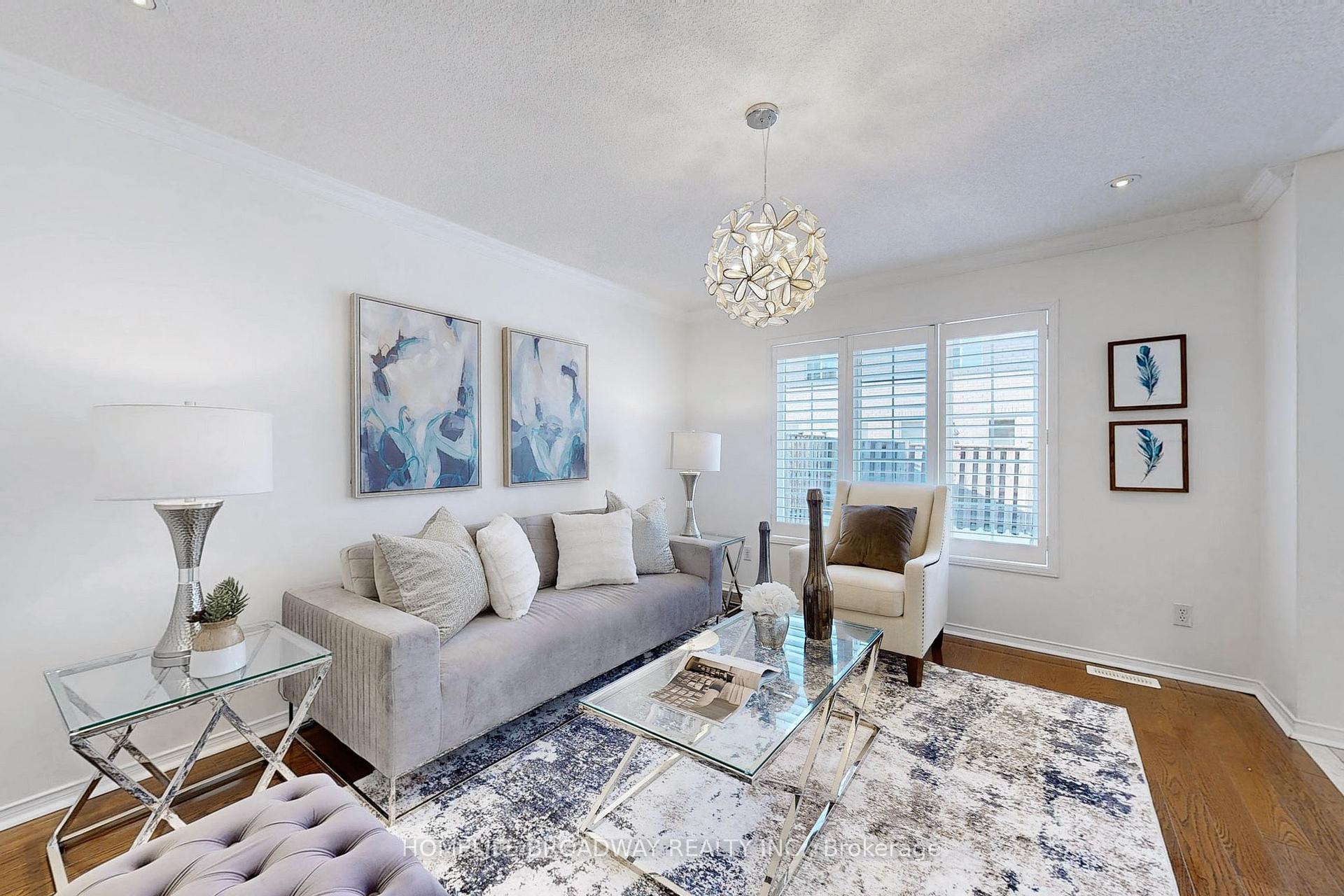 Photo 2 of 32 Raintree Drive, Markham, Village Green-South Unionville — HOMEH