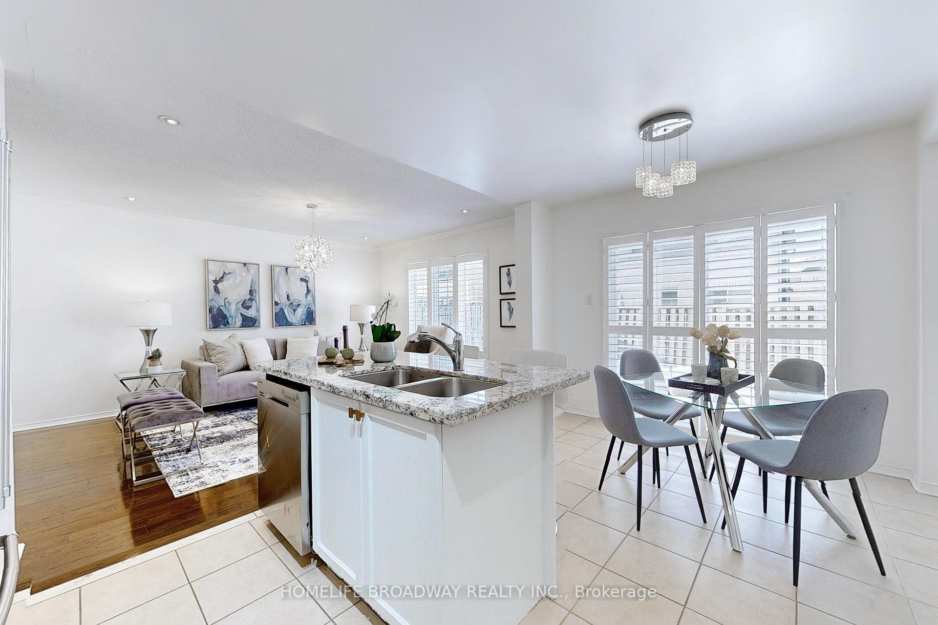 Photo 16 of 32 Raintree Drive, Markham, Village Green-South Unionville — HOMEH