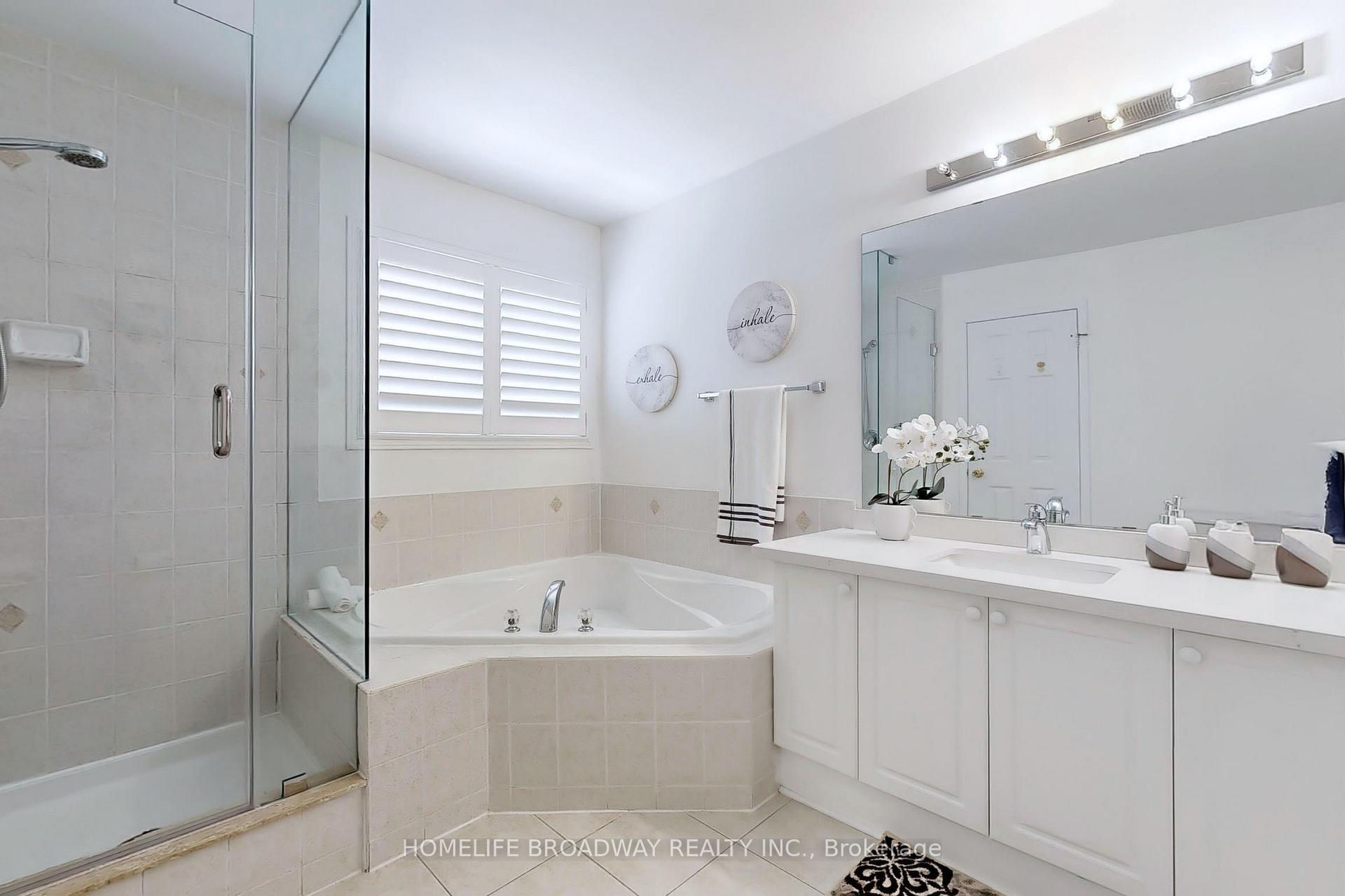 Photo 24 of 32 Raintree Drive, Markham, Village Green-South Unionville — HOMEH