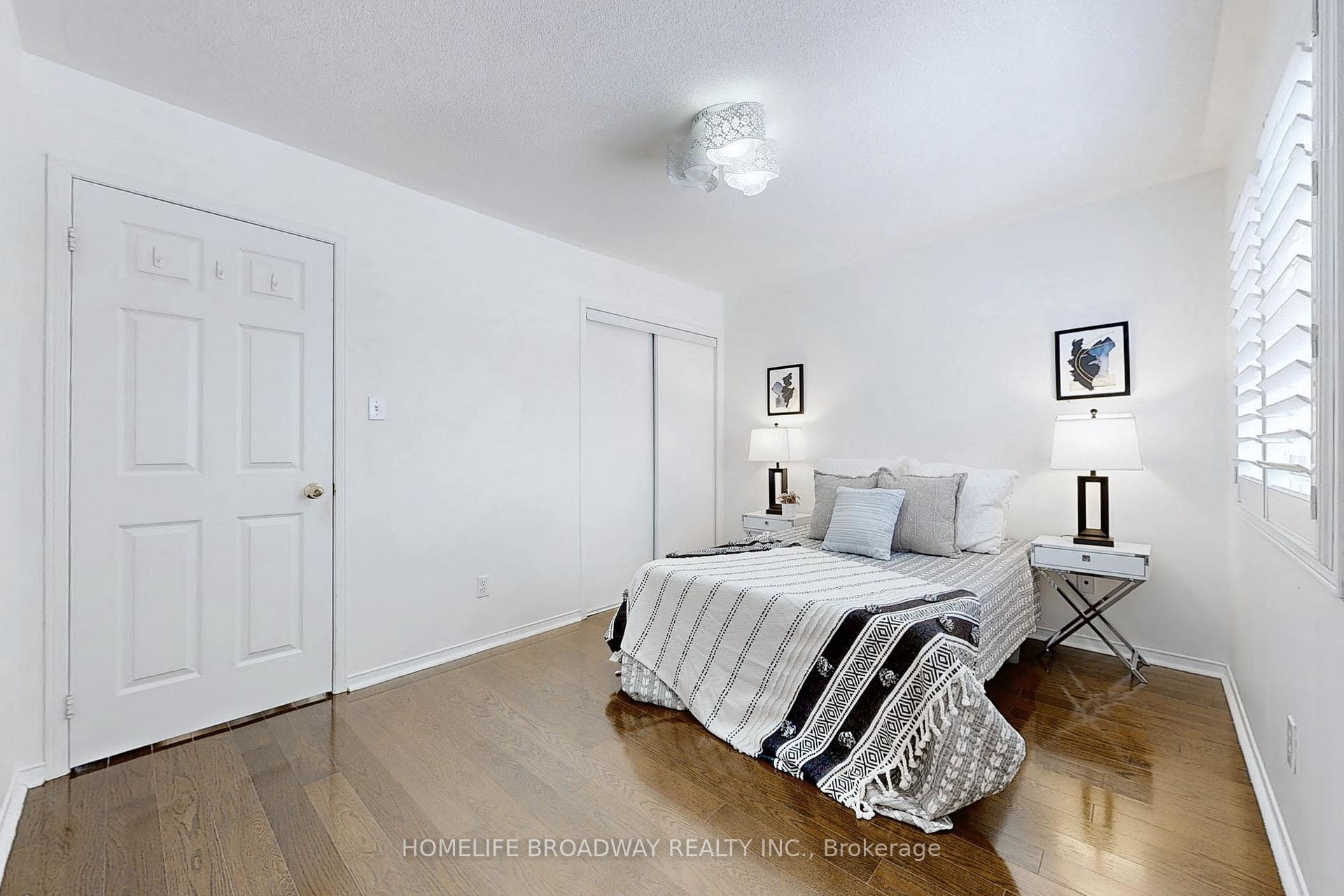 Photo 26 of 32 Raintree Drive, Markham, Village Green-South Unionville — HOMEH
