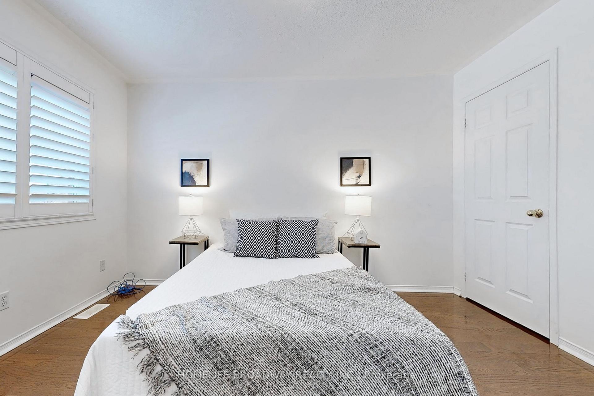 Photo 30 of 32 Raintree Drive, Markham, Village Green-South Unionville — HOMEH