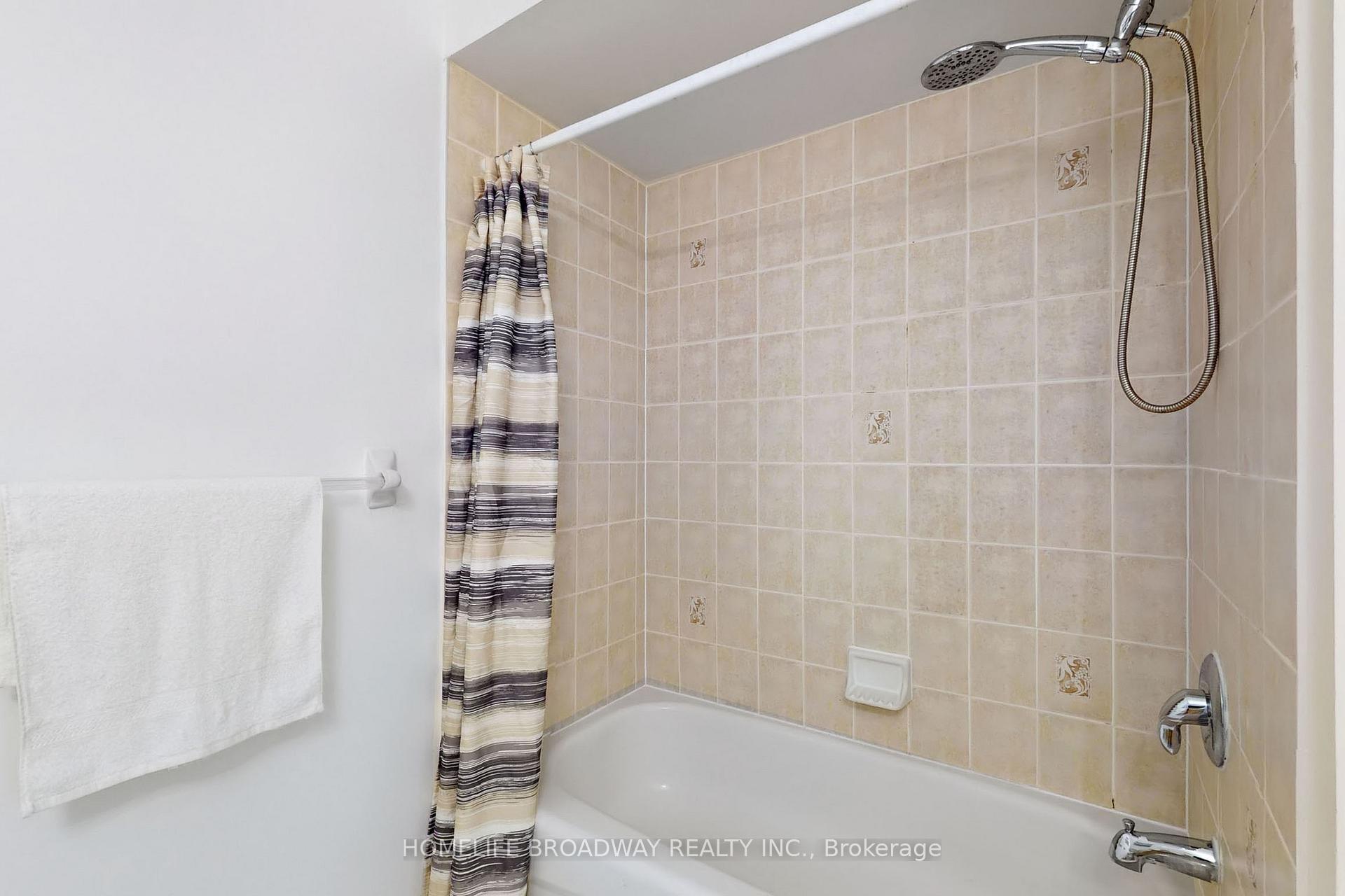 Photo 33 of 32 Raintree Drive, Markham, Village Green-South Unionville — HOMEH