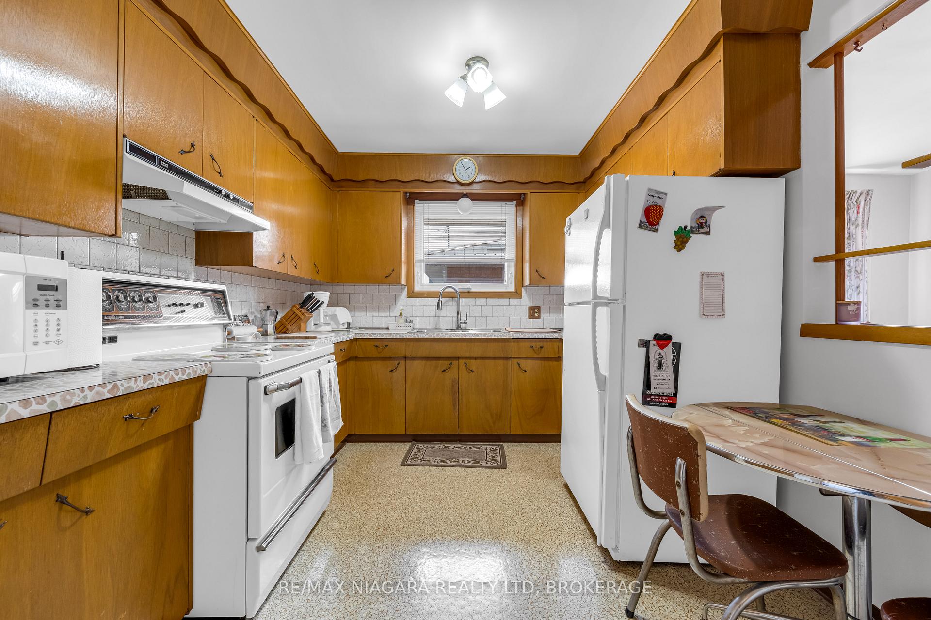 Photo 6 of 520 Sutherland Avenue, Welland, Lincoln/Crowland — HOMEH