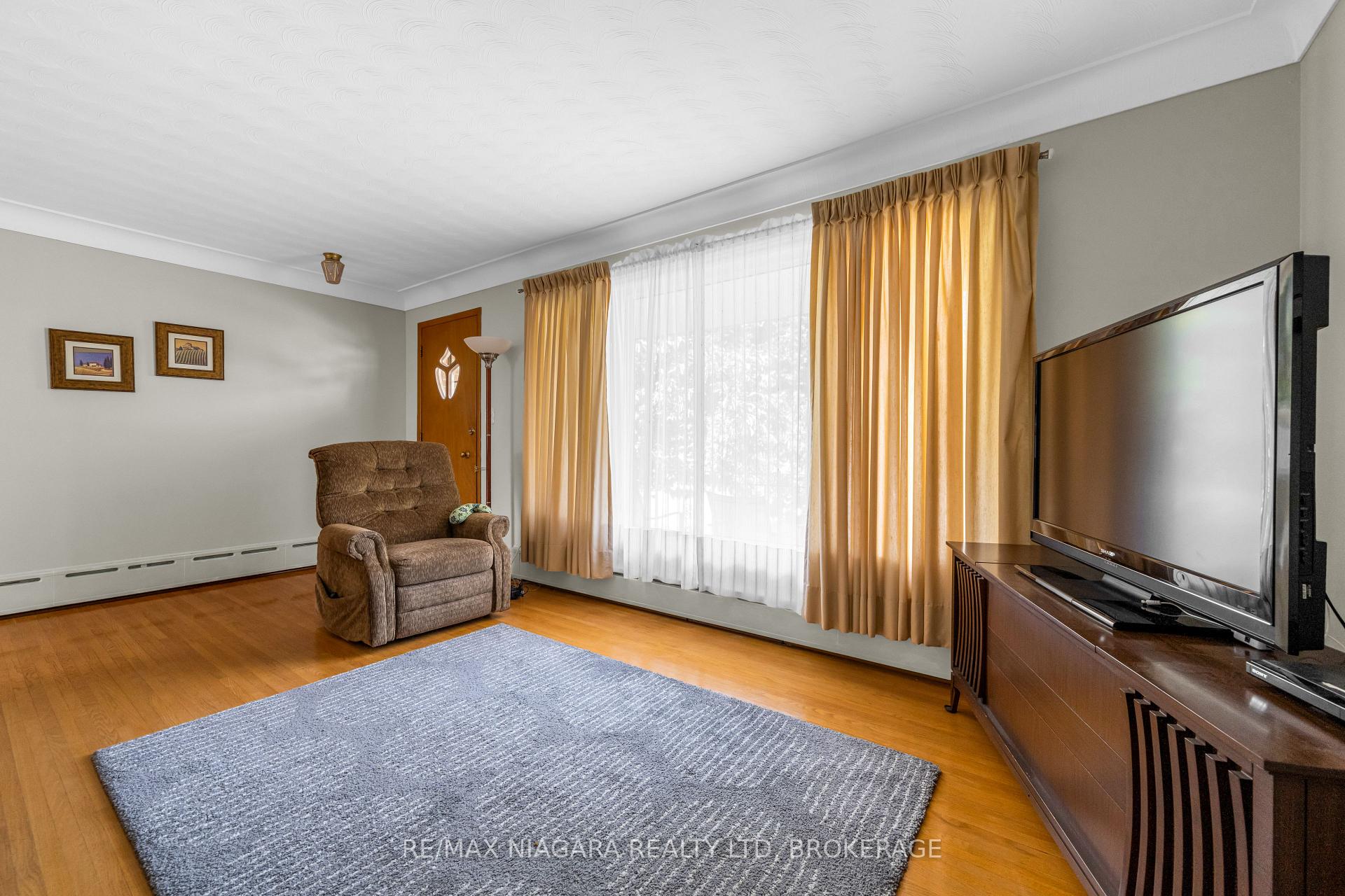 Photo 20 of 520 Sutherland Avenue, Welland, Lincoln/Crowland — HOMEH