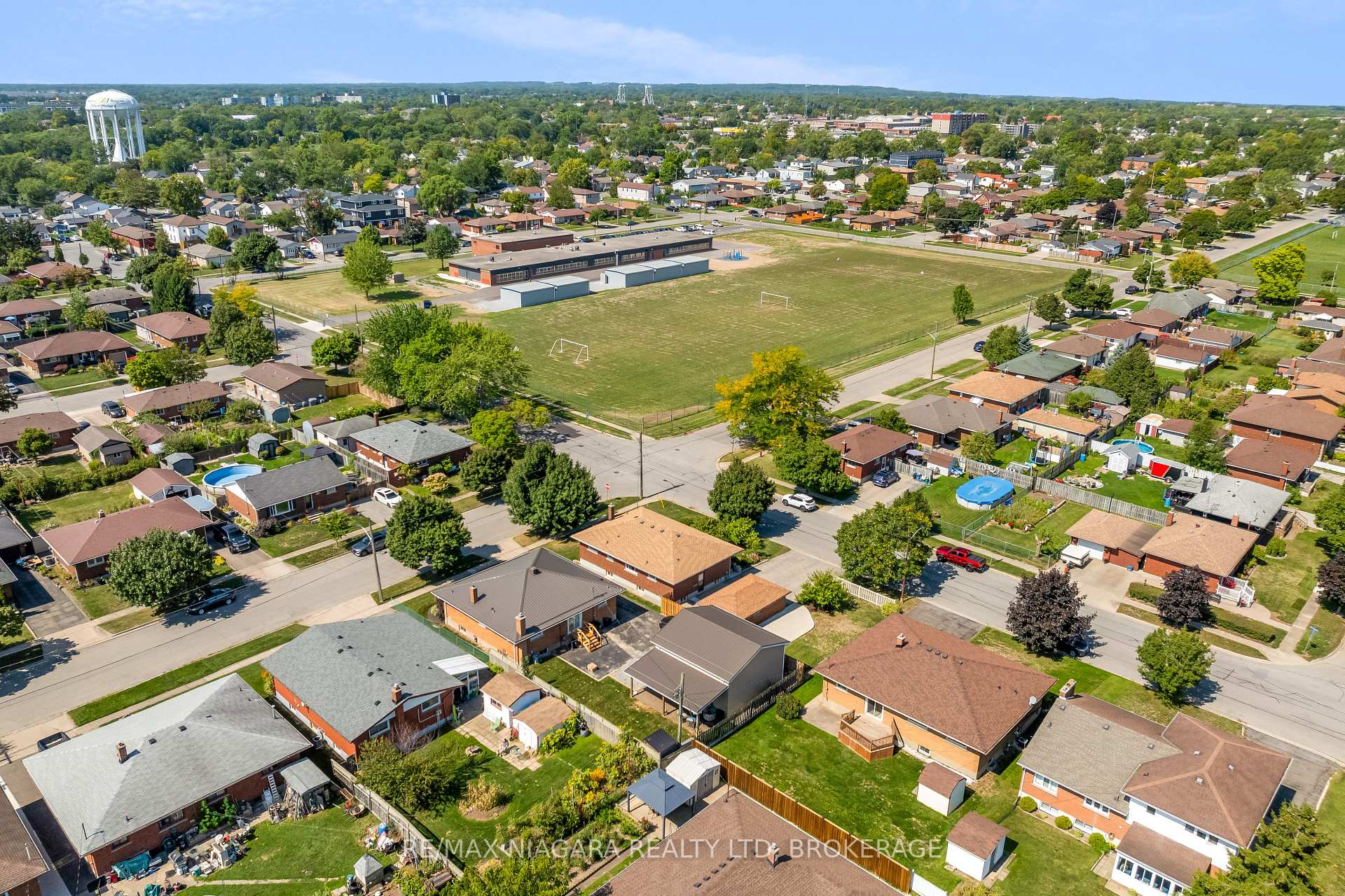 Photo 37 of 520 Sutherland Avenue, Welland, Lincoln/Crowland — HOMEH