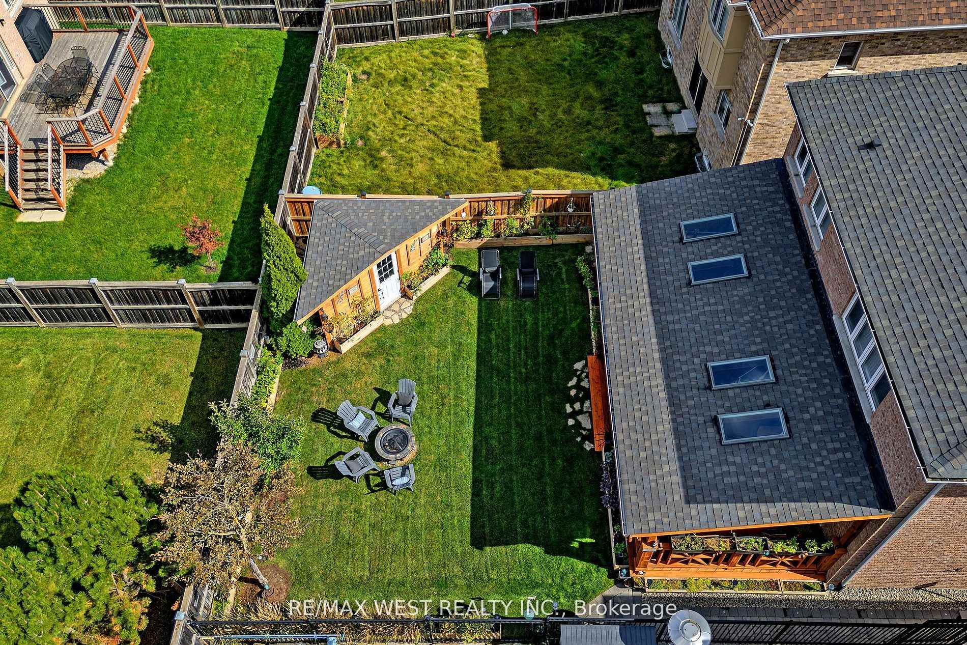 Photo 2 of 242 Marc Santi Boulevard, Vaughan, Patterson — HOMEH