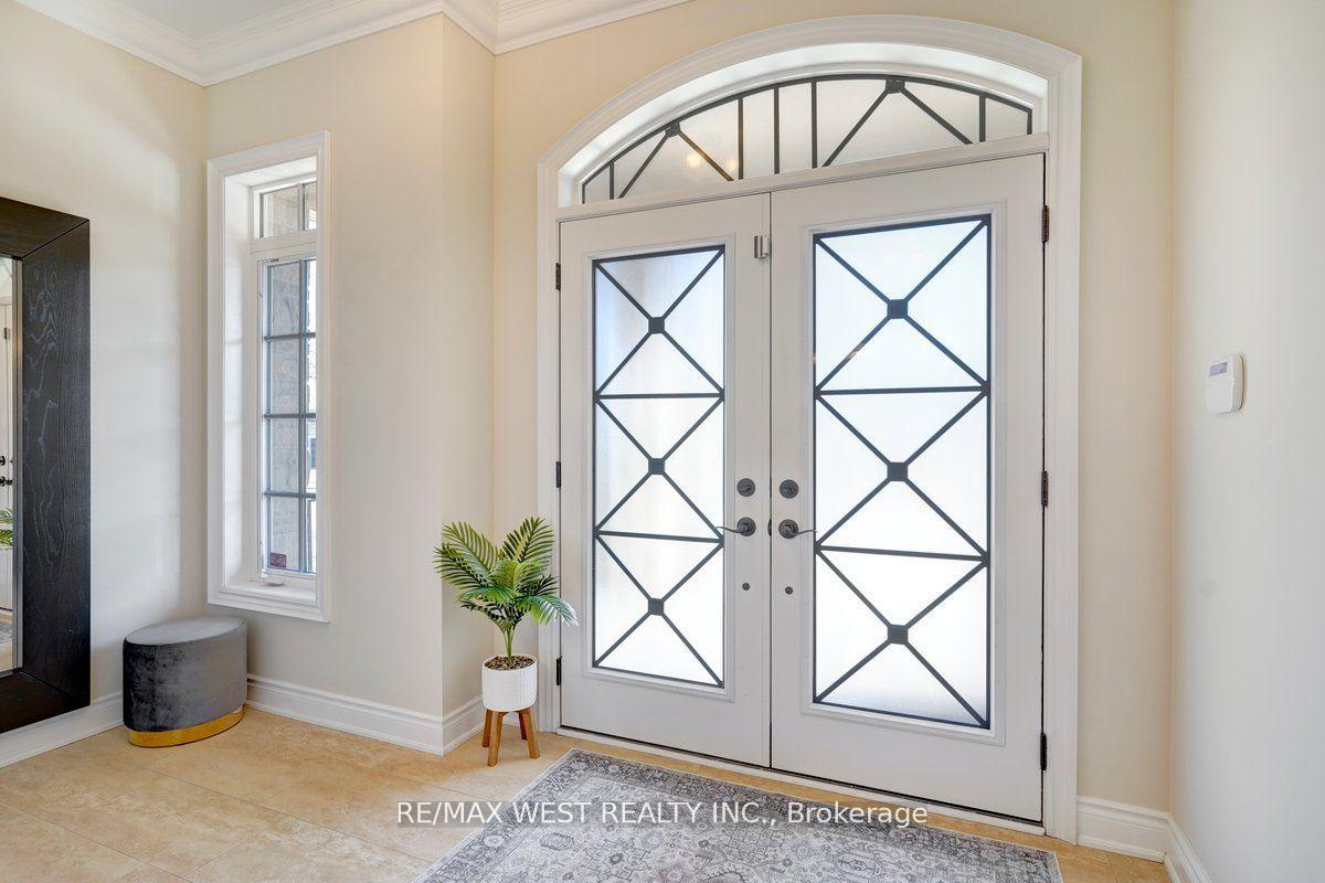 Photo 6 of 242 Marc Santi Boulevard, Vaughan, Patterson — HOMEH