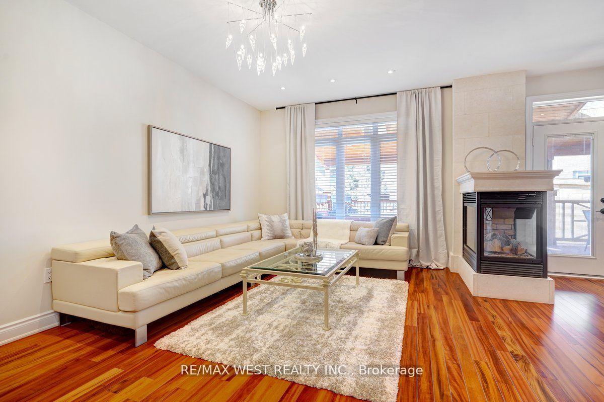 Photo 10 of 242 Marc Santi Boulevard, Vaughan, Patterson — HOMEH