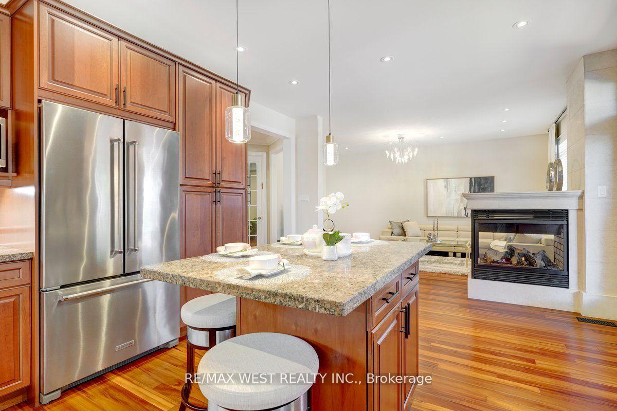 Photo 13 of 242 Marc Santi Boulevard, Vaughan, Patterson — HOMEH