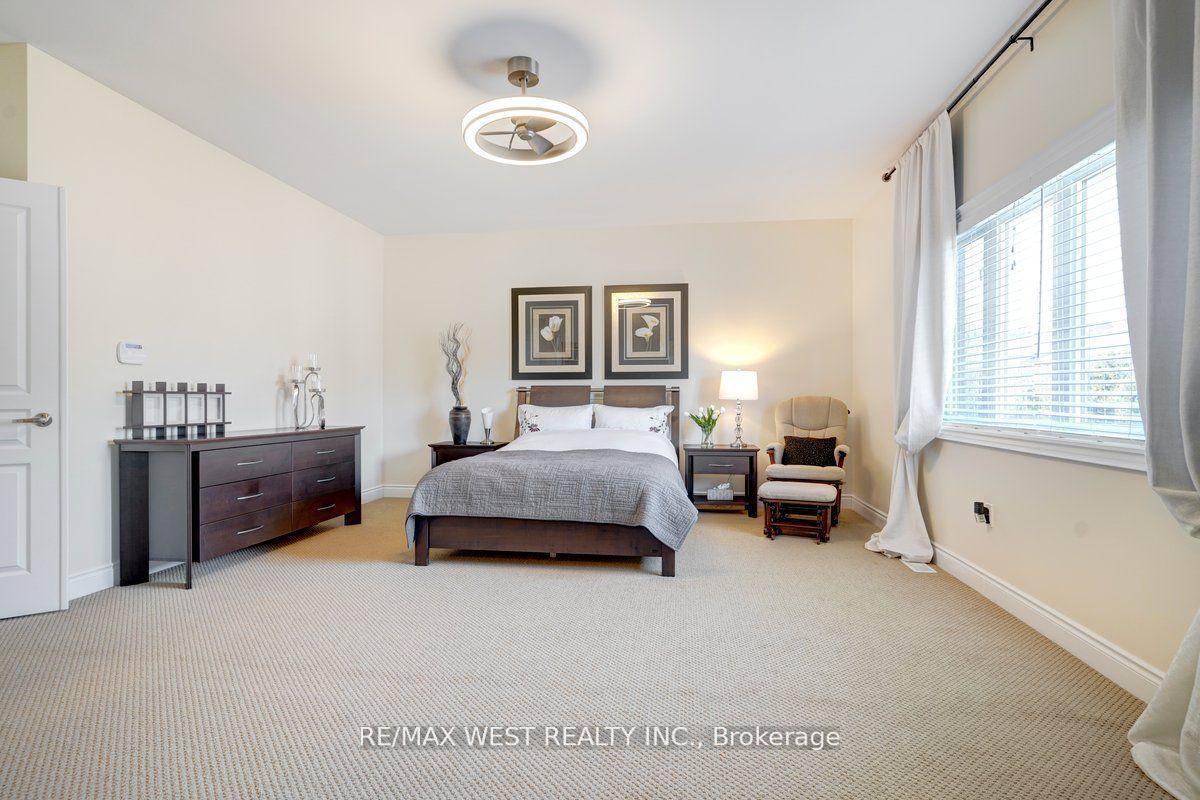 Photo 16 of 242 Marc Santi Boulevard, Vaughan, Patterson — HOMEH