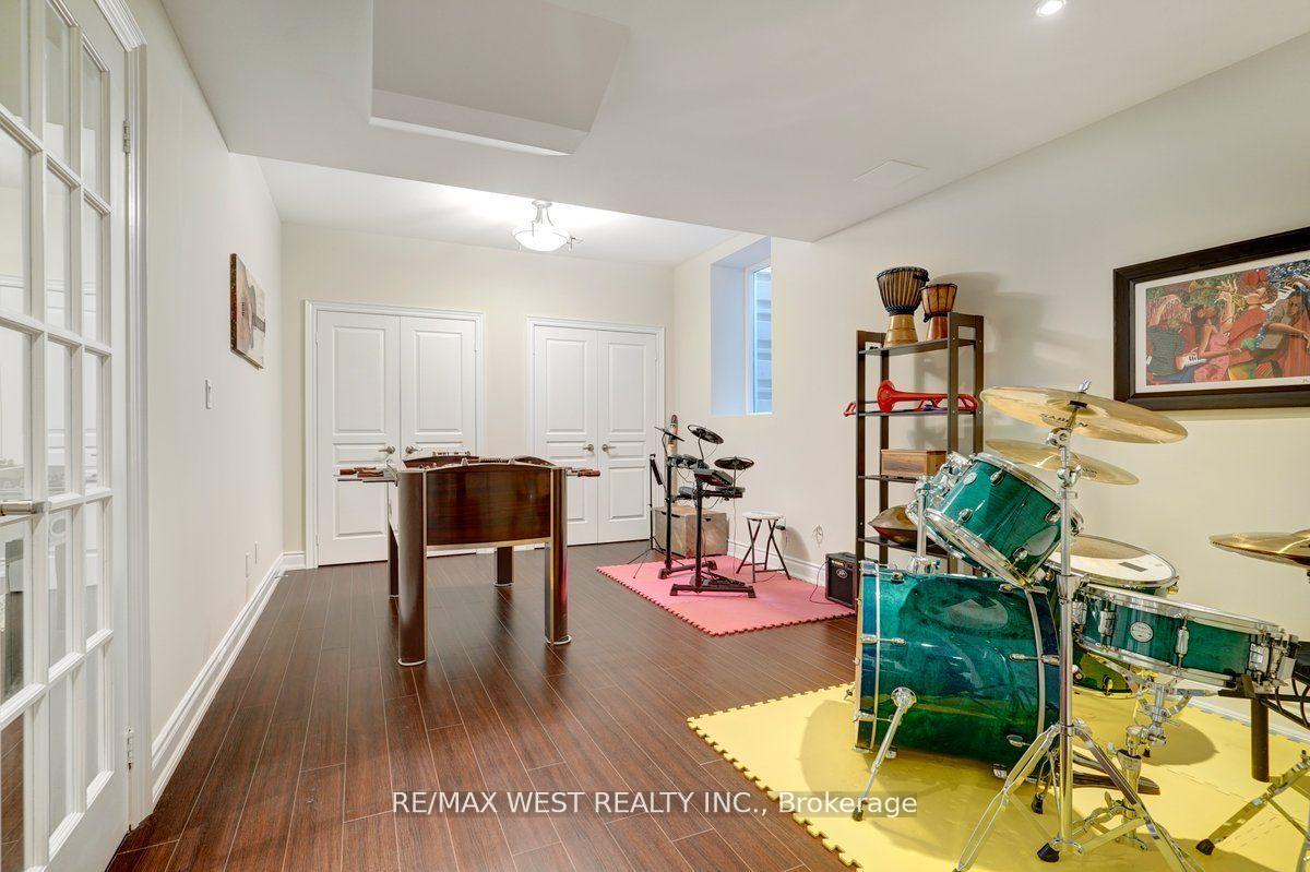 Photo 29 of 242 Marc Santi Boulevard, Vaughan, Patterson — HOMEH
