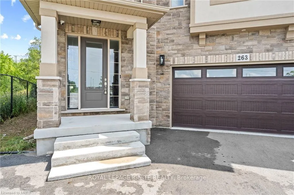 Photo 3 of 263 Memorial Park Drive, Welland, Lincoln/Crowland — HOMEH