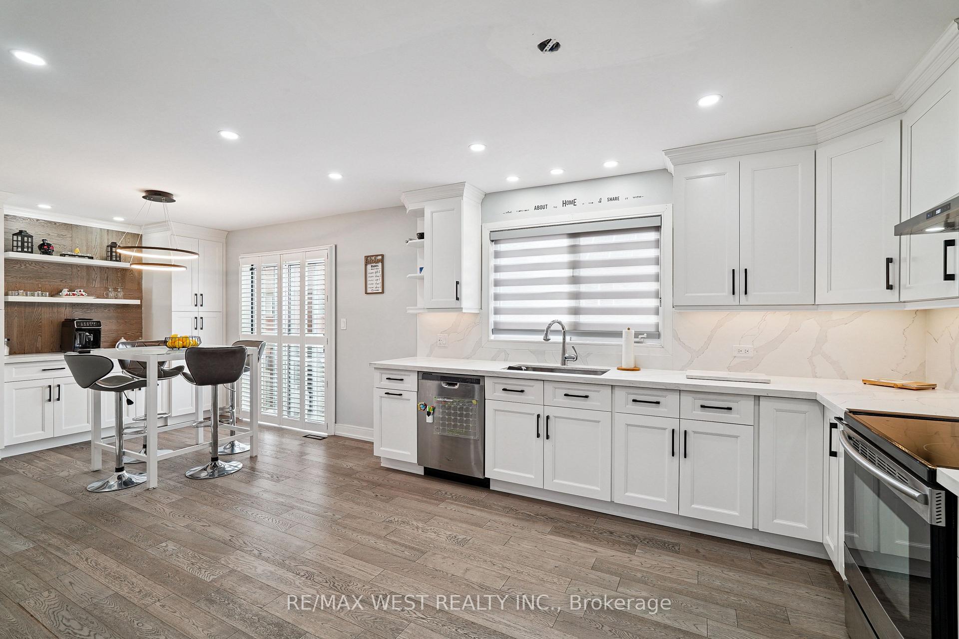 Photo 5 of 36 Madeira Avenue, Vaughan, Vellore Village — HOMEH