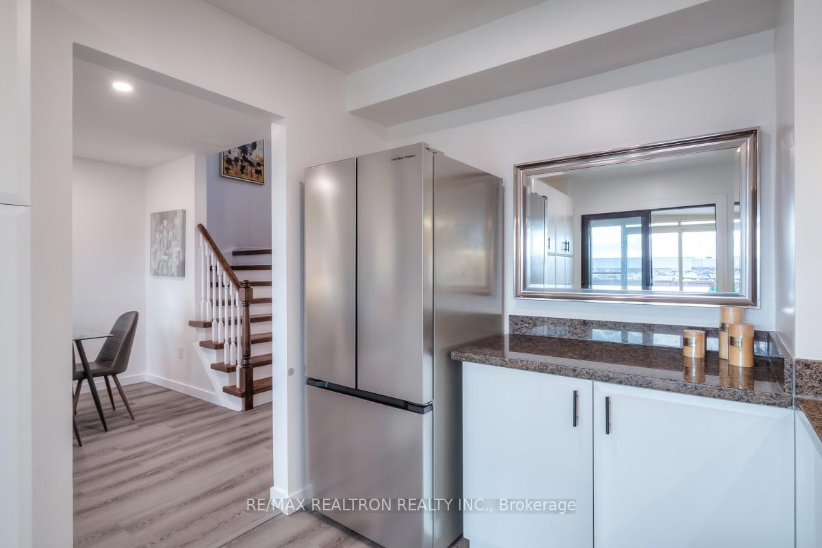 Photo 16 of 35 Miley Drive, Markham, Markville — HOMEH