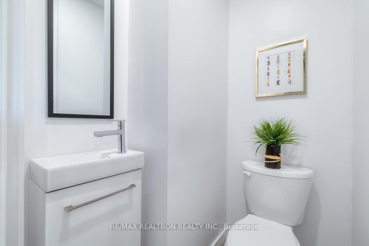 Photo 21 of 35 Miley Drive, Markham, Markville — HOMEH