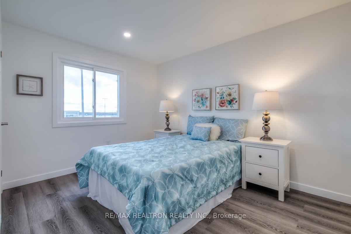 Photo 25 of 35 Miley Drive, Markham, Markville — HOMEH