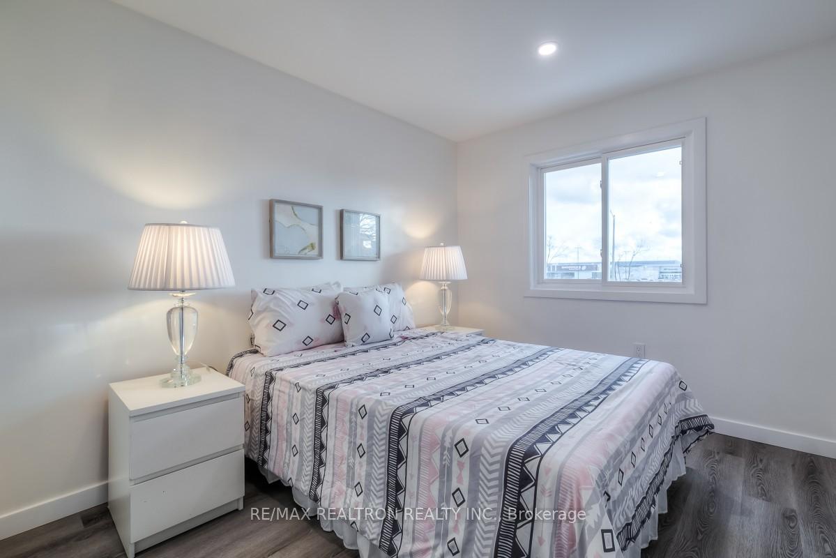 Photo 26 of 35 Miley Drive, Markham, Markville — HOMEH