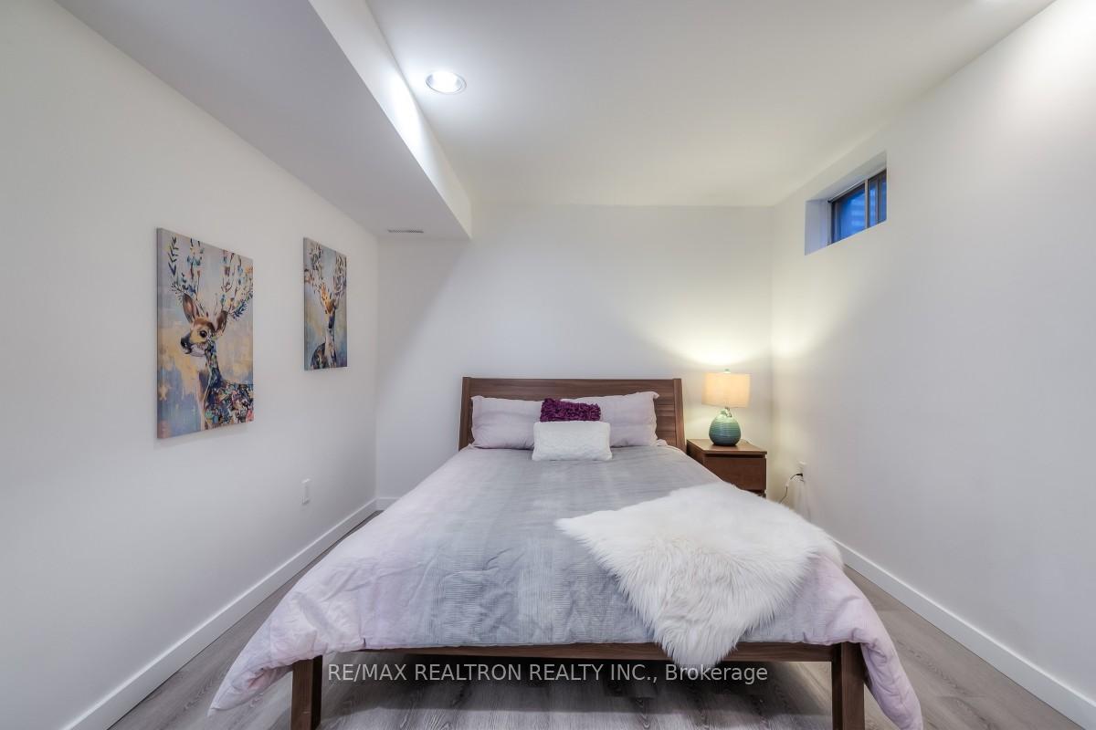 Photo 33 of 35 Miley Drive, Markham, Markville — HOMEH