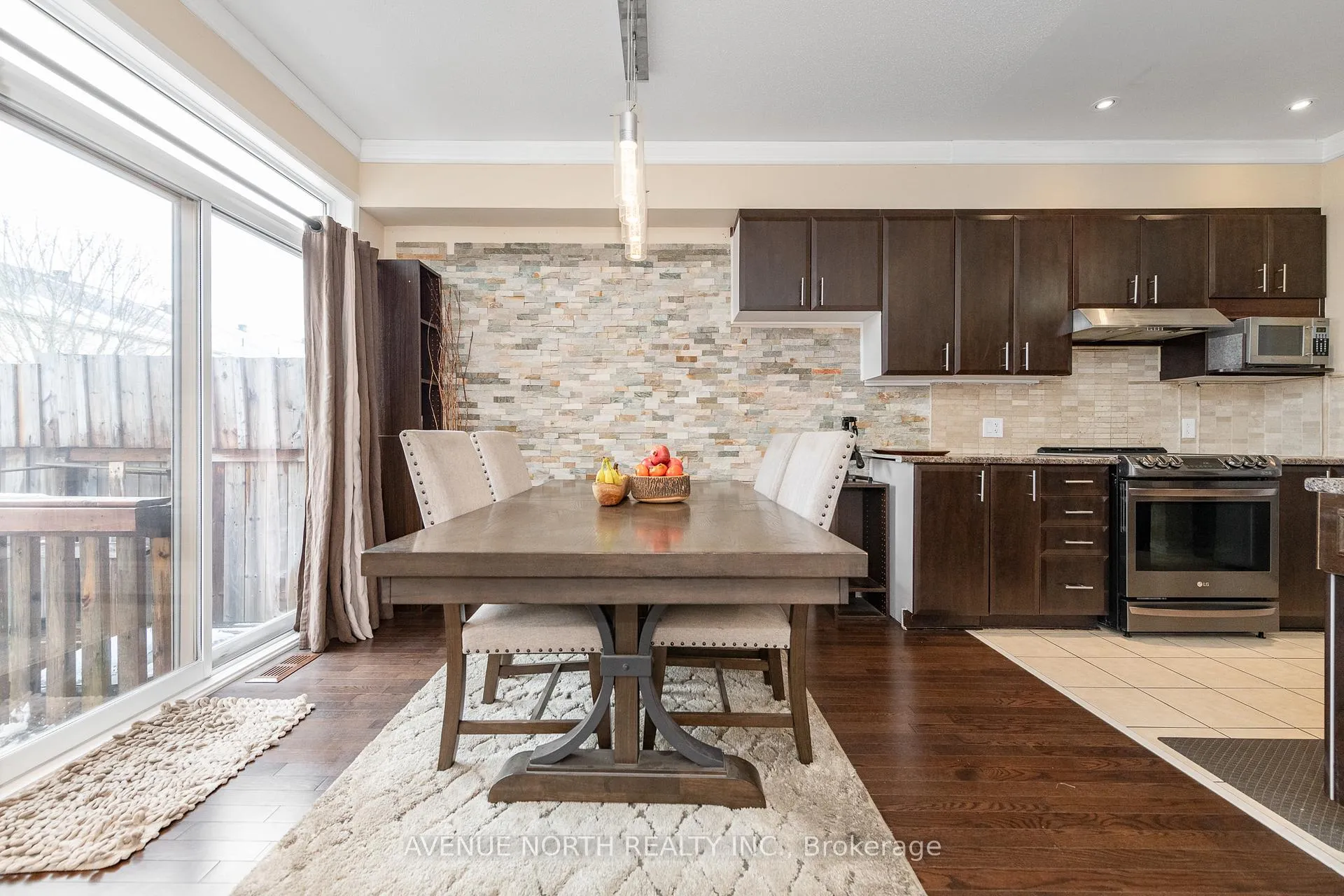 Photo 17 of 361 Royal Fern Way, Ottawa, Riverside South/Gloucester Glen — HOMEH