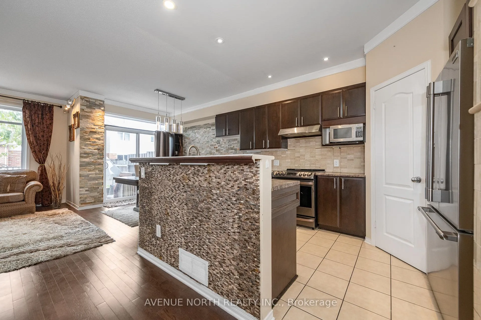 Photo 18 of 361 Royal Fern Way, Ottawa, Riverside South/Gloucester Glen — HOMEH