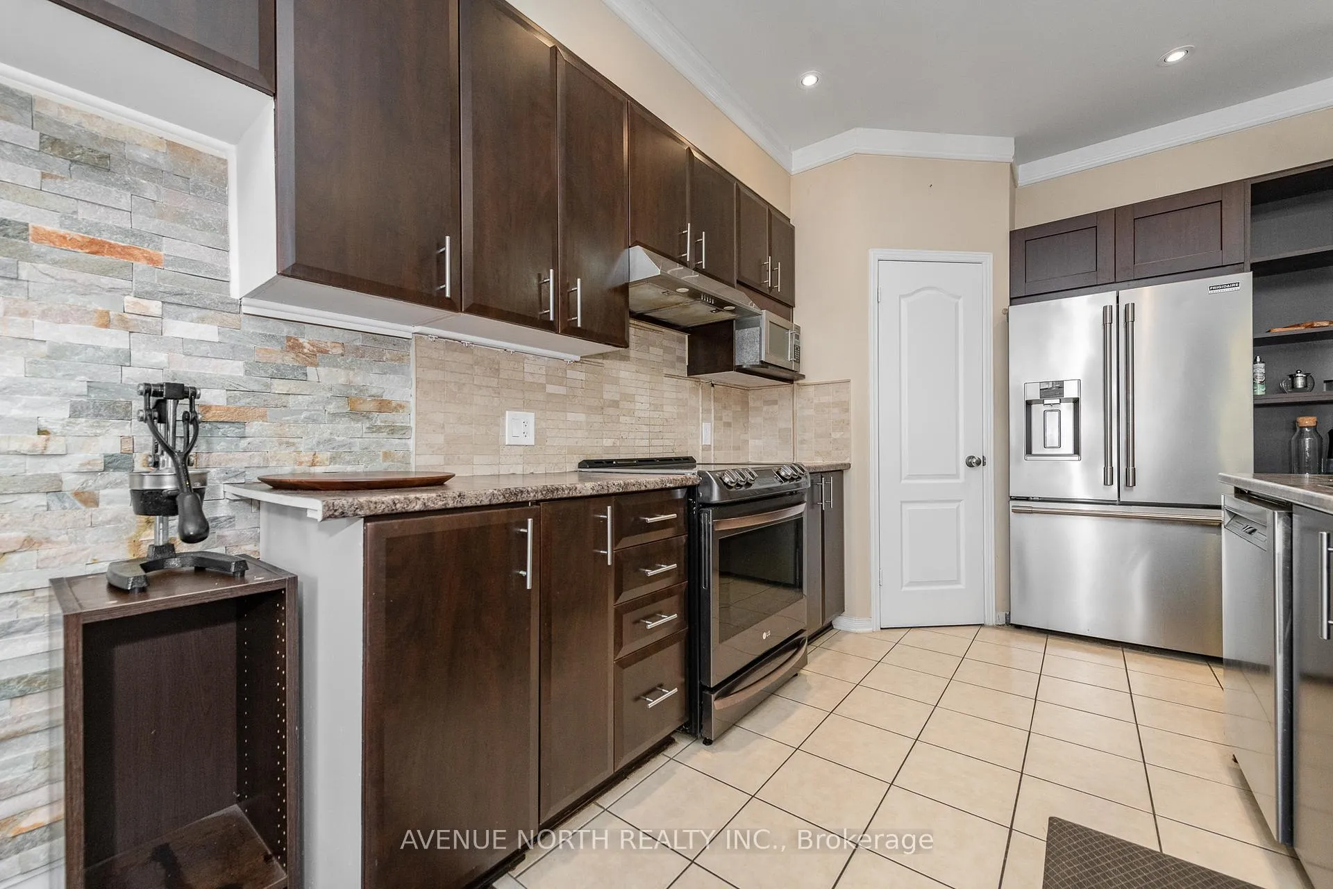 Photo 23 of 361 Royal Fern Way, Ottawa, Riverside South/Gloucester Glen — HOMEH