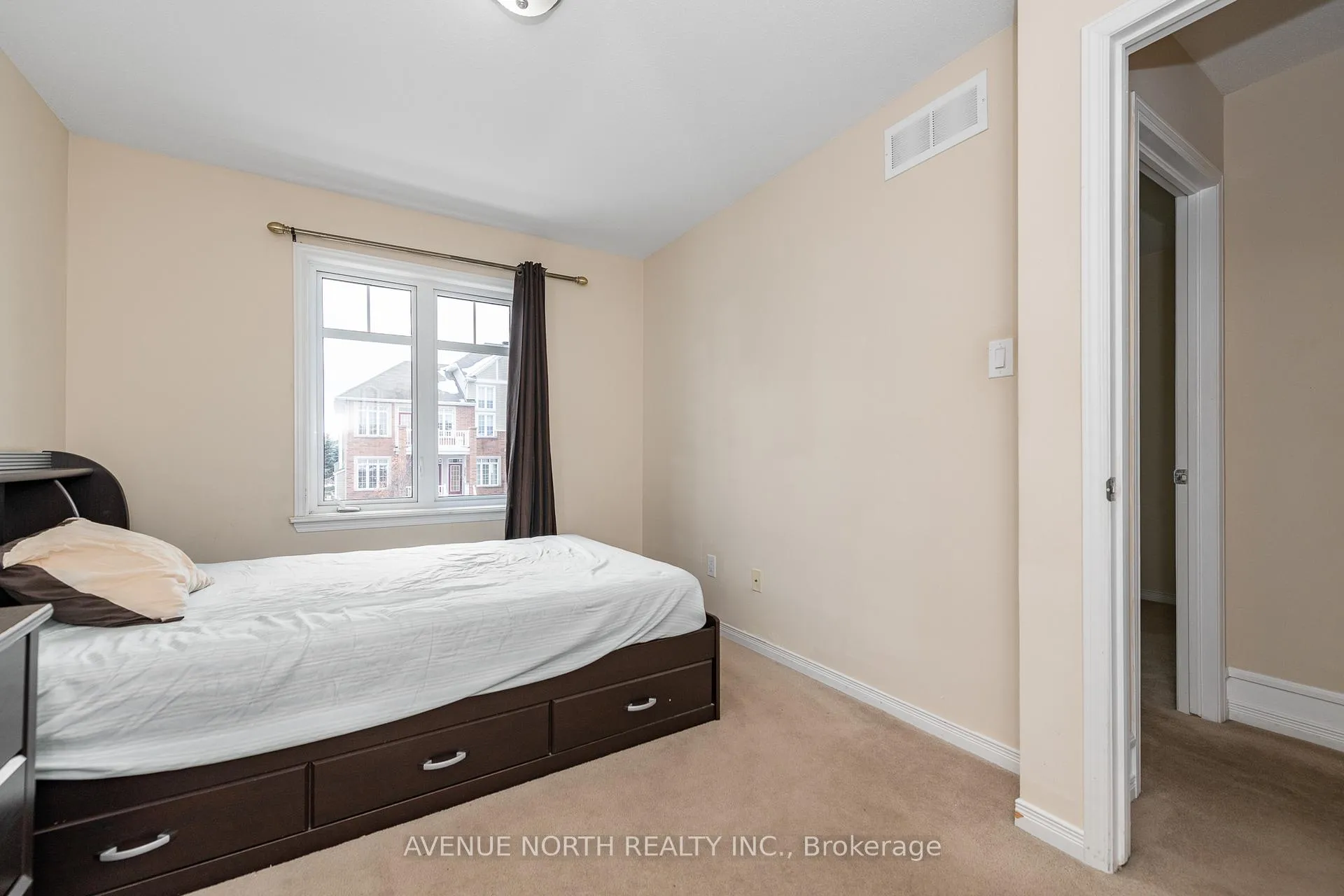 Photo 32 of 361 Royal Fern Way, Ottawa, Riverside South/Gloucester Glen — HOMEH
