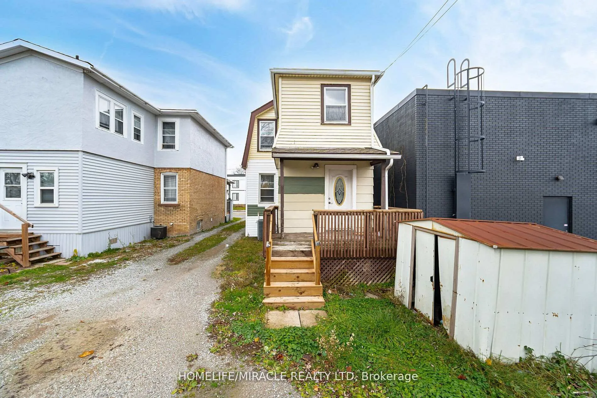 Photo 1 of 465 E Main Street, Welland, Lincoln/Crowland — HOMEH