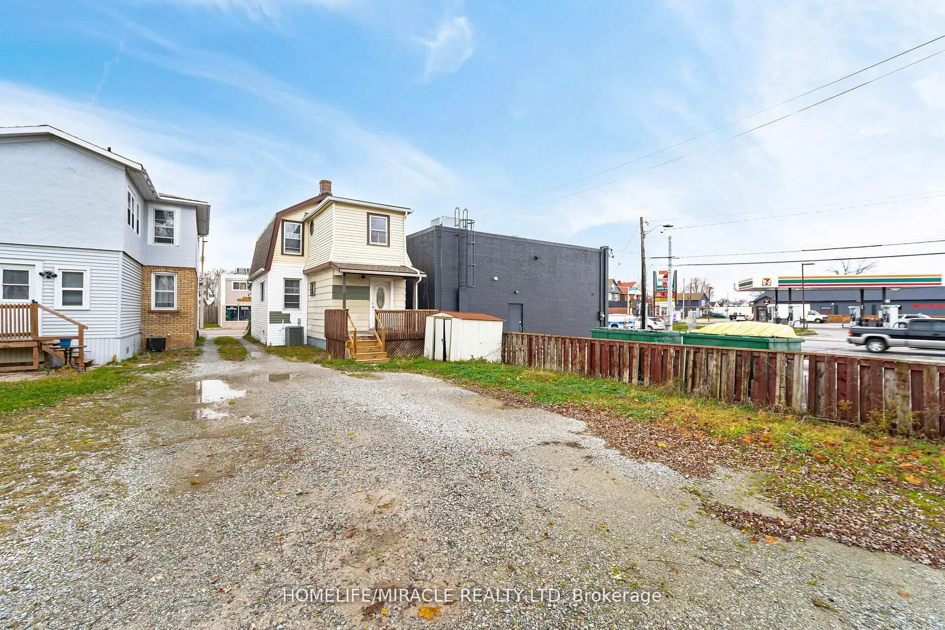 Photo 8 of 465 E Main Street, Welland, Lincoln/Crowland — HOMEH
