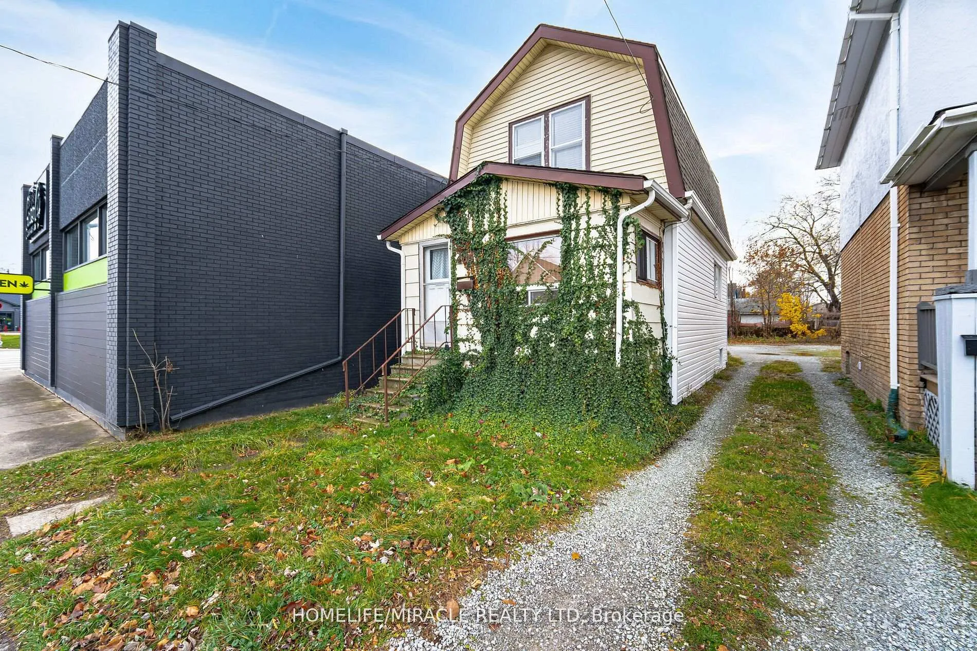 Photo 10 of 465 E Main Street, Welland, Lincoln/Crowland — HOMEH