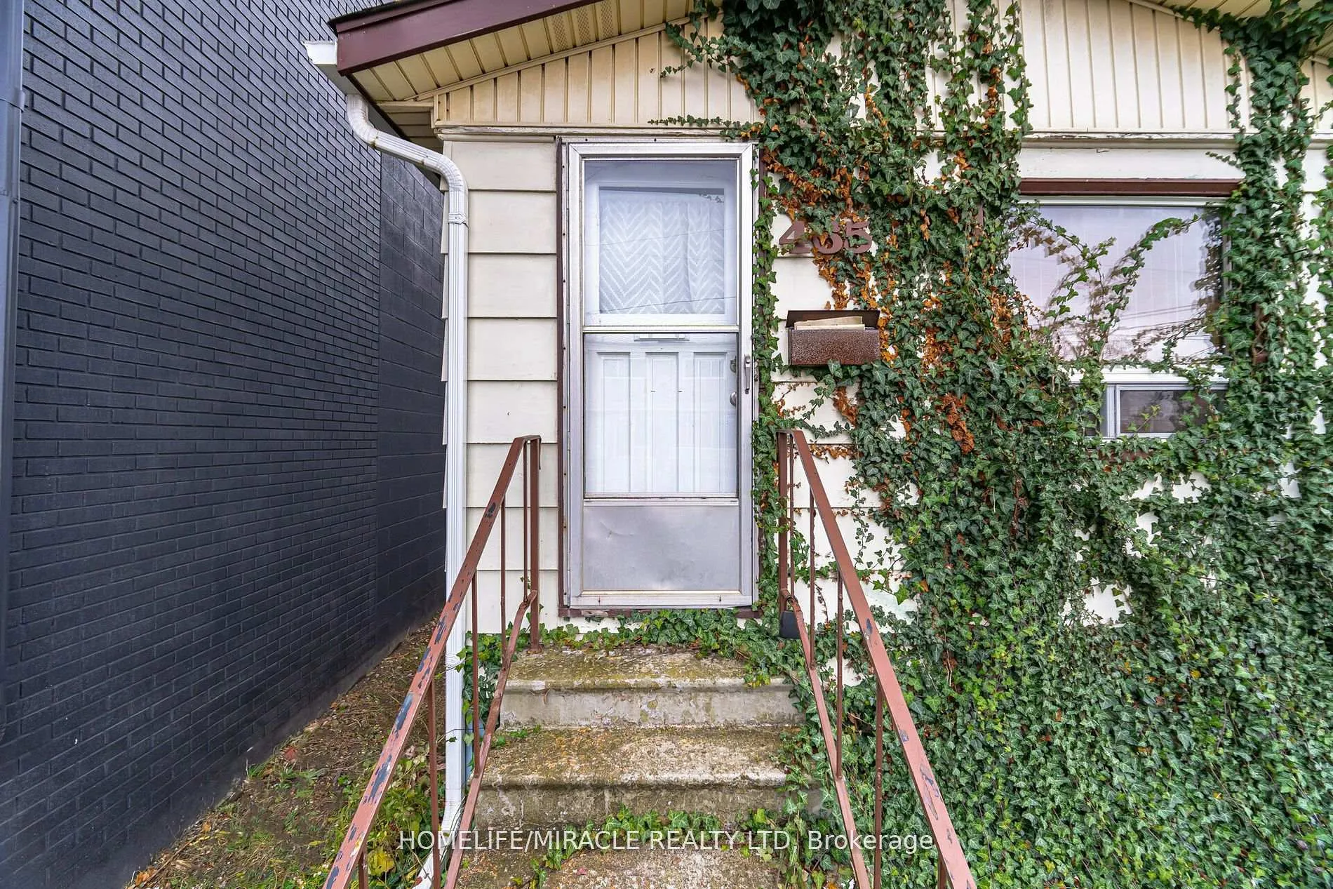 Photo 11 of 465 E Main Street, Welland, Lincoln/Crowland — HOMEH
