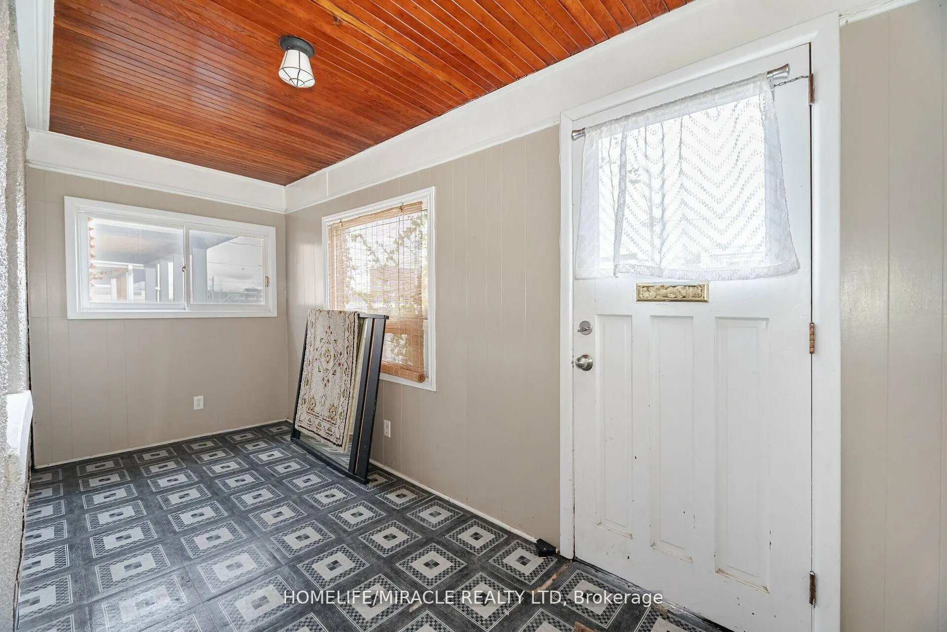 Photo 12 of 465 E Main Street, Welland, Lincoln/Crowland — HOMEH