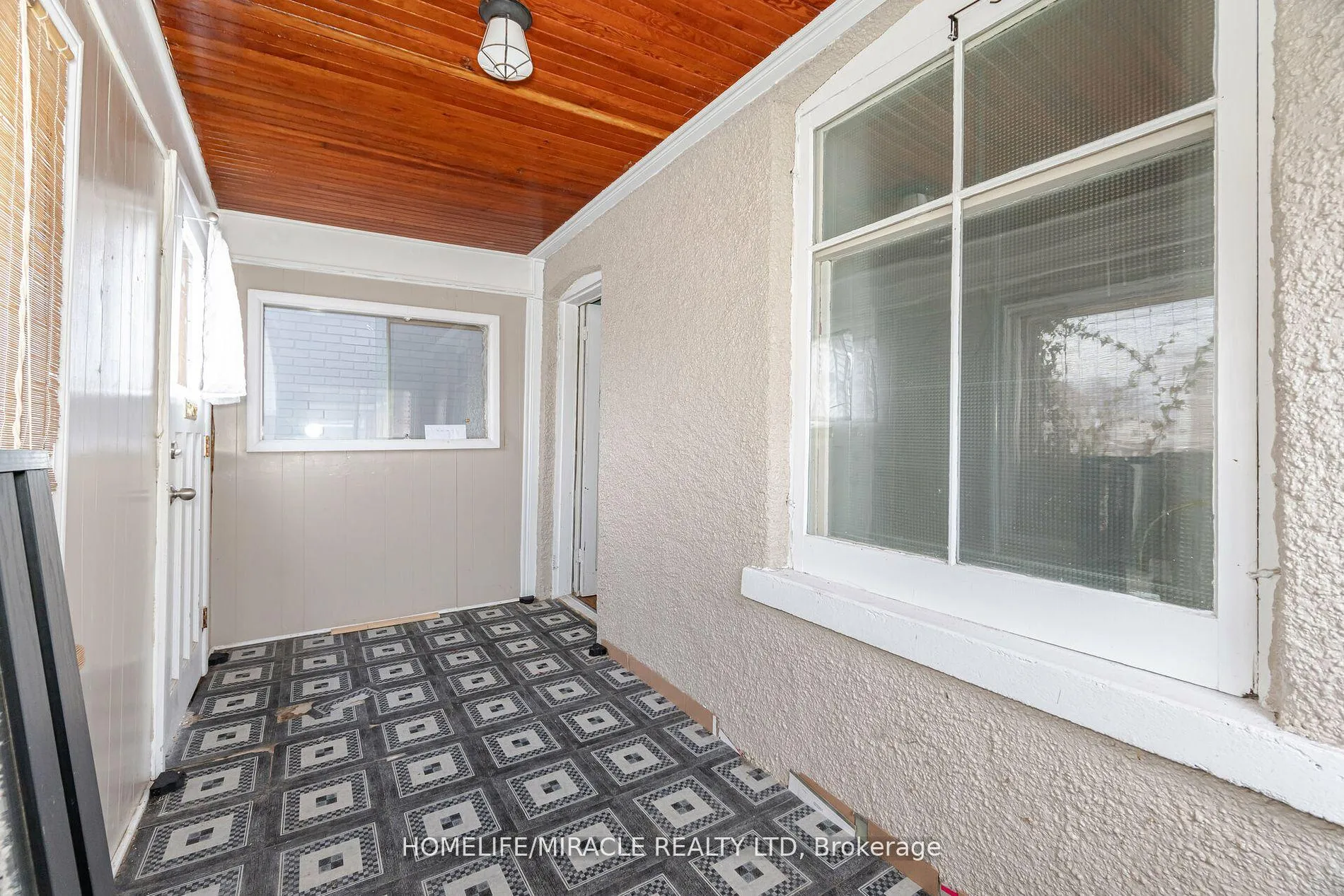 Photo 13 of 465 E Main Street, Welland, Lincoln/Crowland — HOMEH