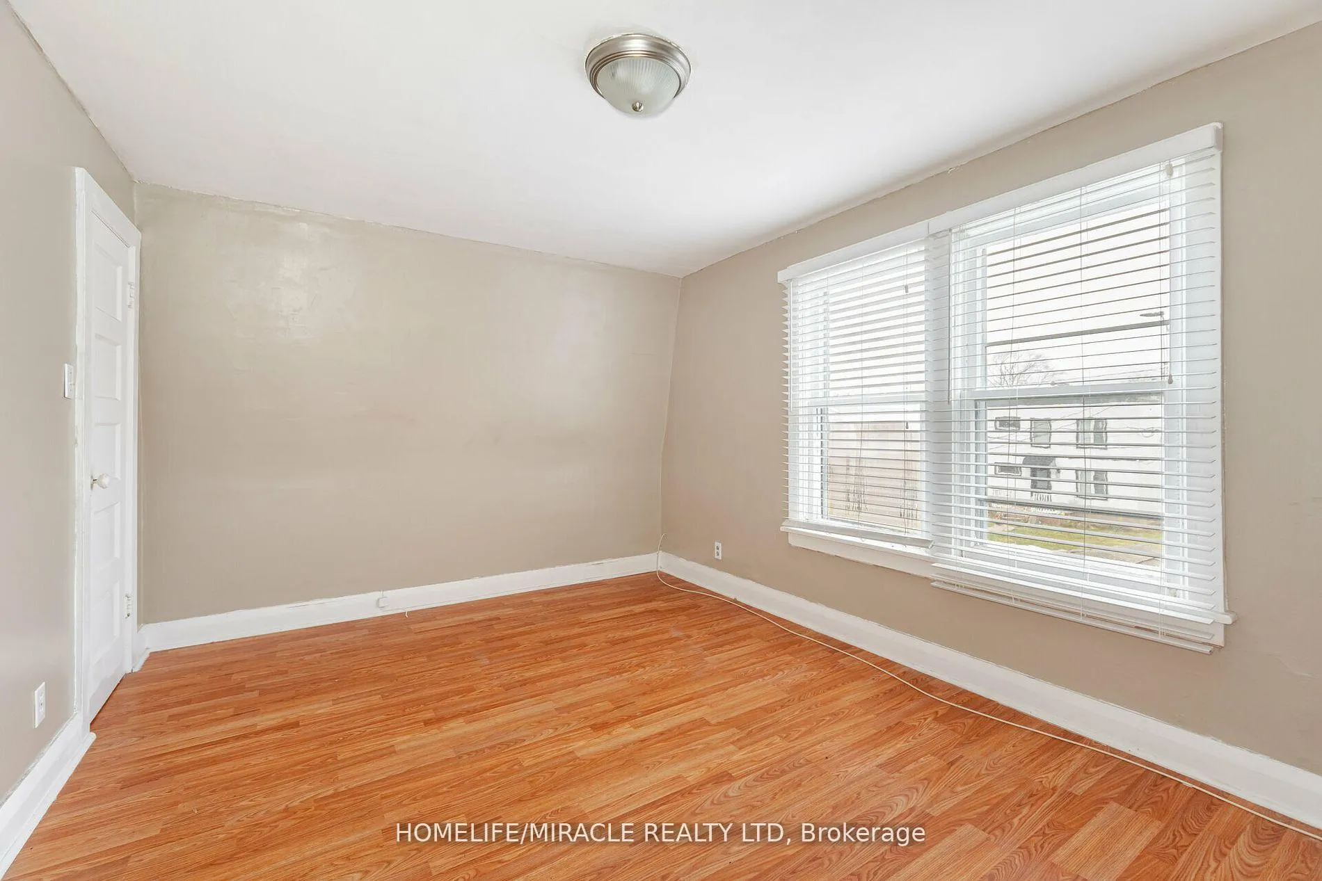 Photo 24 of 465 E Main Street, Welland, Lincoln/Crowland — HOMEH
