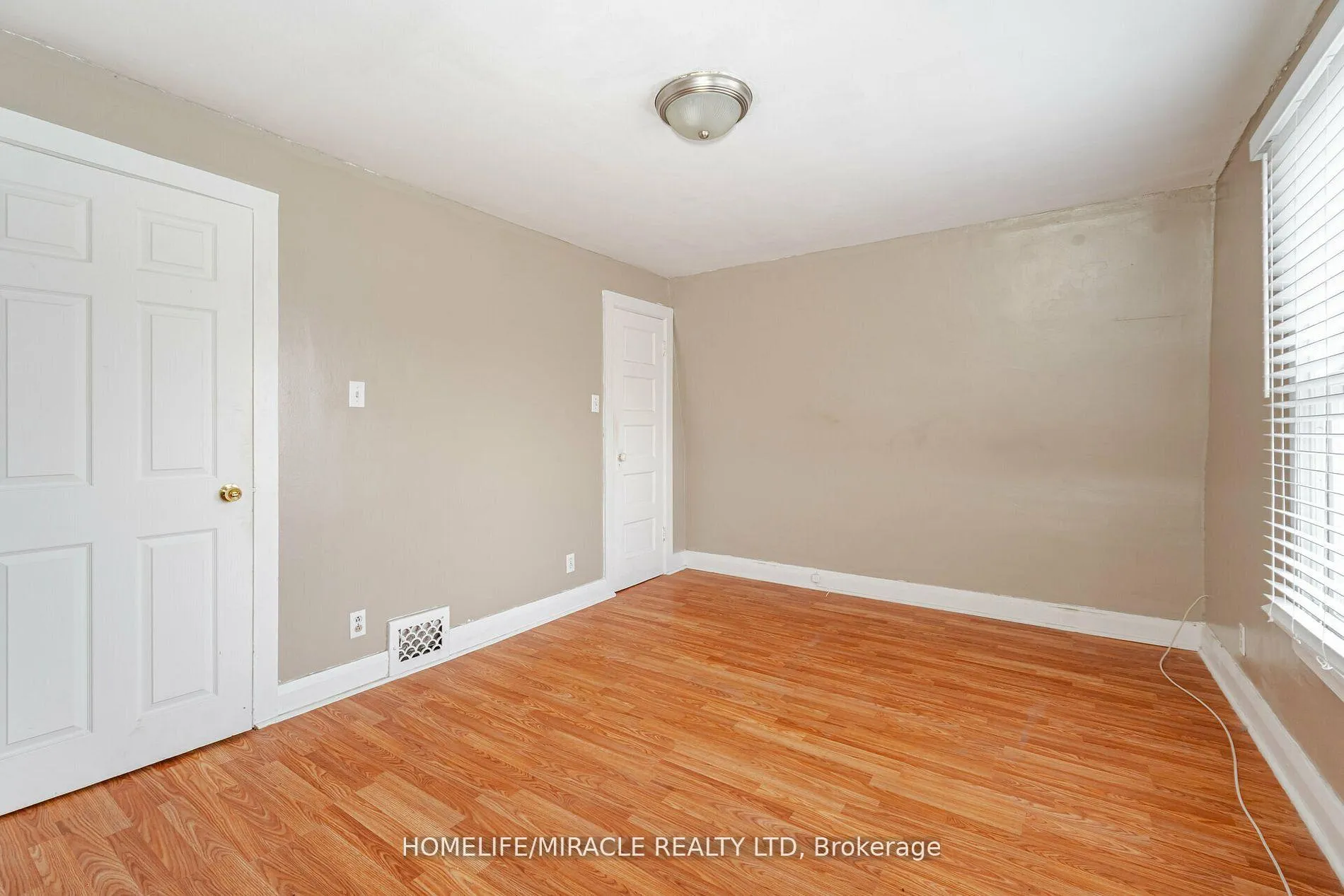 Photo 25 of 465 E Main Street, Welland, Lincoln/Crowland — HOMEH