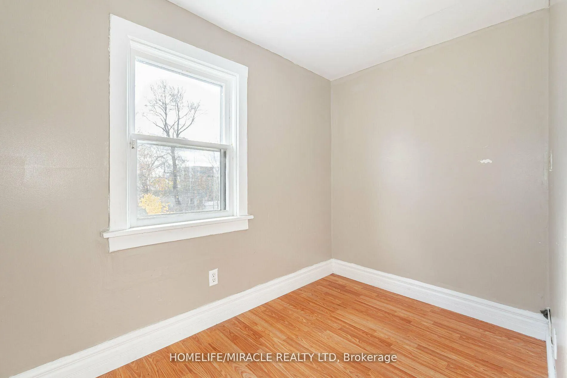 Photo 29 of 465 E Main Street, Welland, Lincoln/Crowland — HOMEH