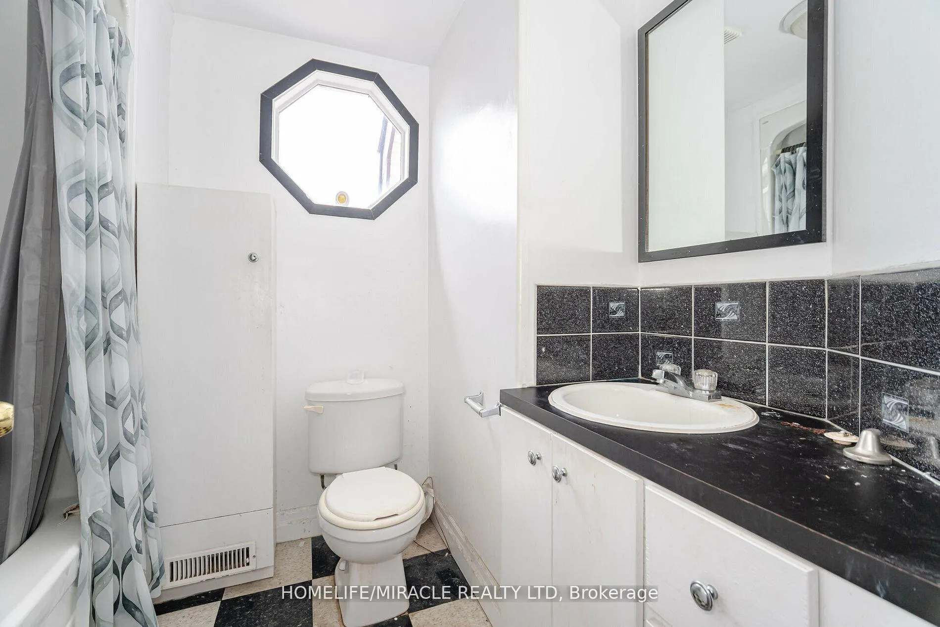 Photo 30 of 465 E Main Street, Welland, Lincoln/Crowland — HOMEH