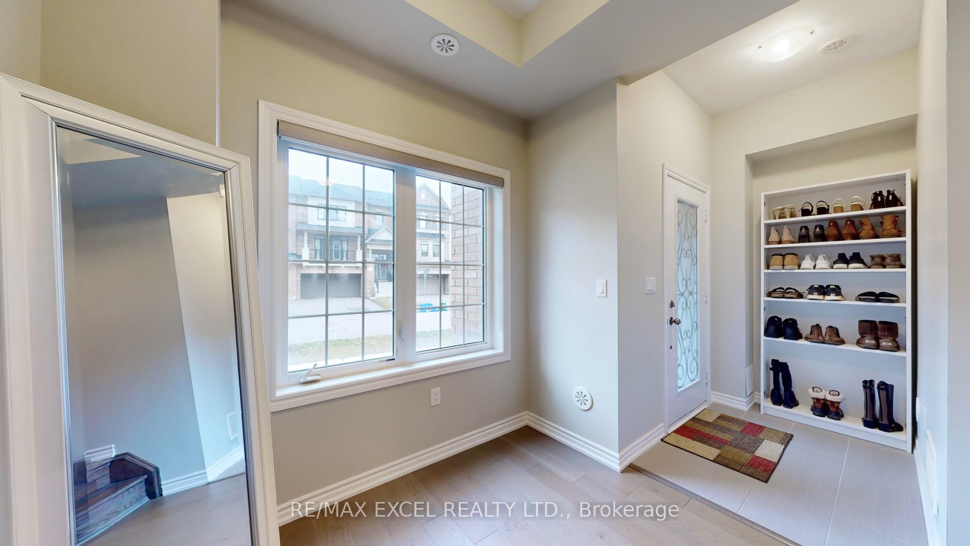 Photo 2 of 4 Isabella Peach Drive, Markham, Victoria Square — HOMEH