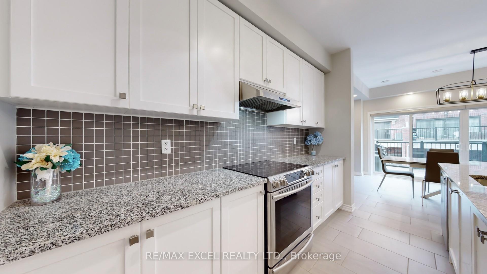 Photo 14 of 4 Isabella Peach Drive, Markham, Victoria Square — HOMEH