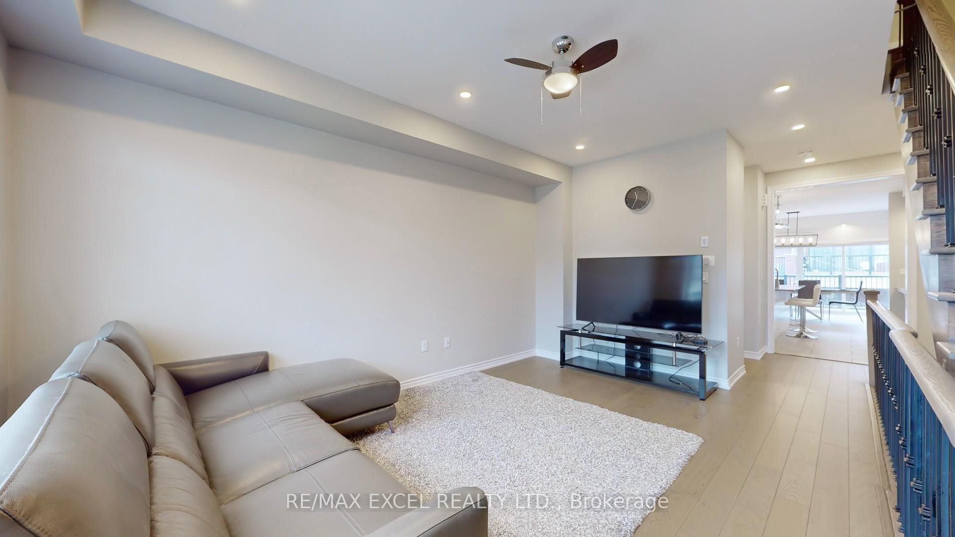 Photo 17 of 4 Isabella Peach Drive, Markham, Victoria Square — HOMEH