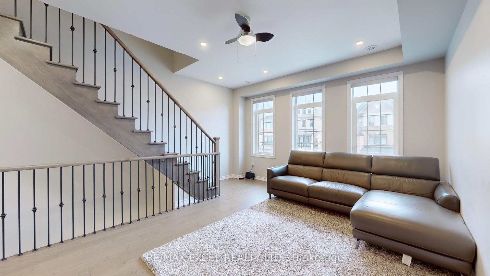 Photo 18 of 4 Isabella Peach Drive, Markham, Victoria Square — HOMEH