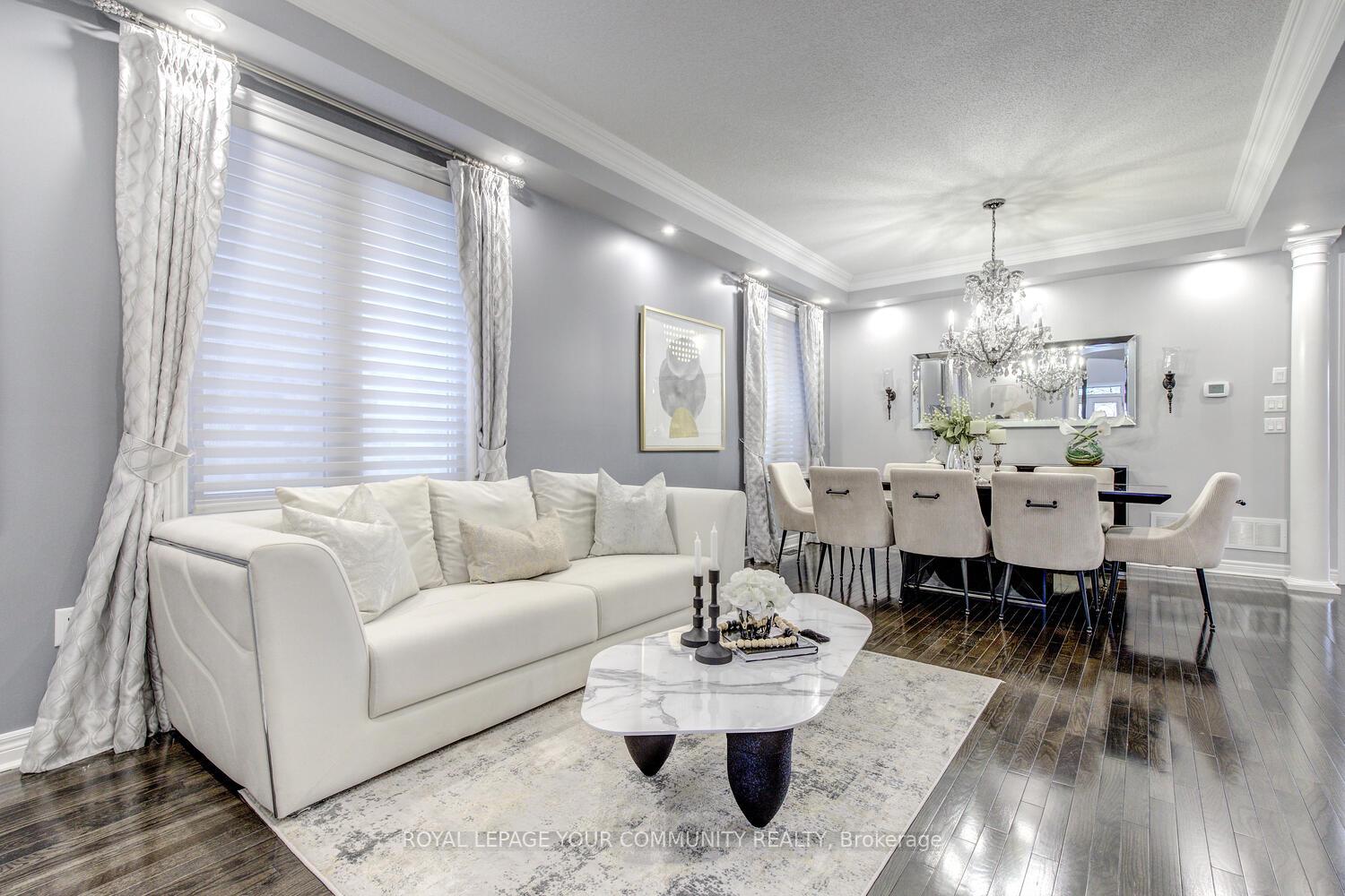 Photo 3 of 35 Chayna Crescent, Vaughan, Patterson — HOMEH