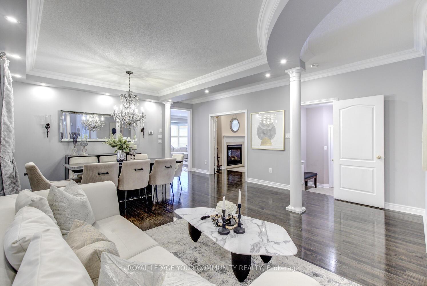 Photo 4 of 35 Chayna Crescent, Vaughan, Patterson — HOMEH