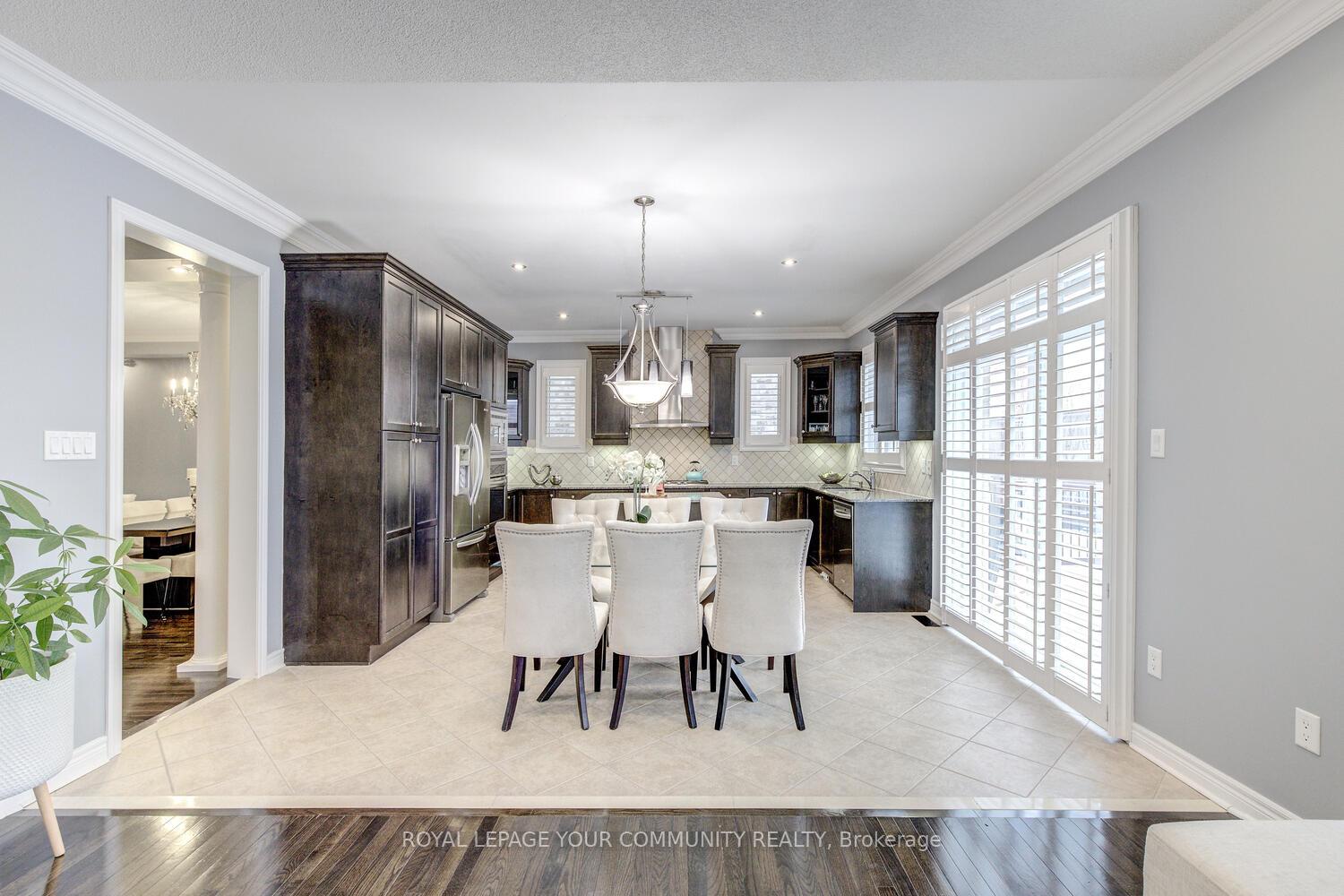 Photo 11 of 35 Chayna Crescent, Vaughan, Patterson — HOMEH