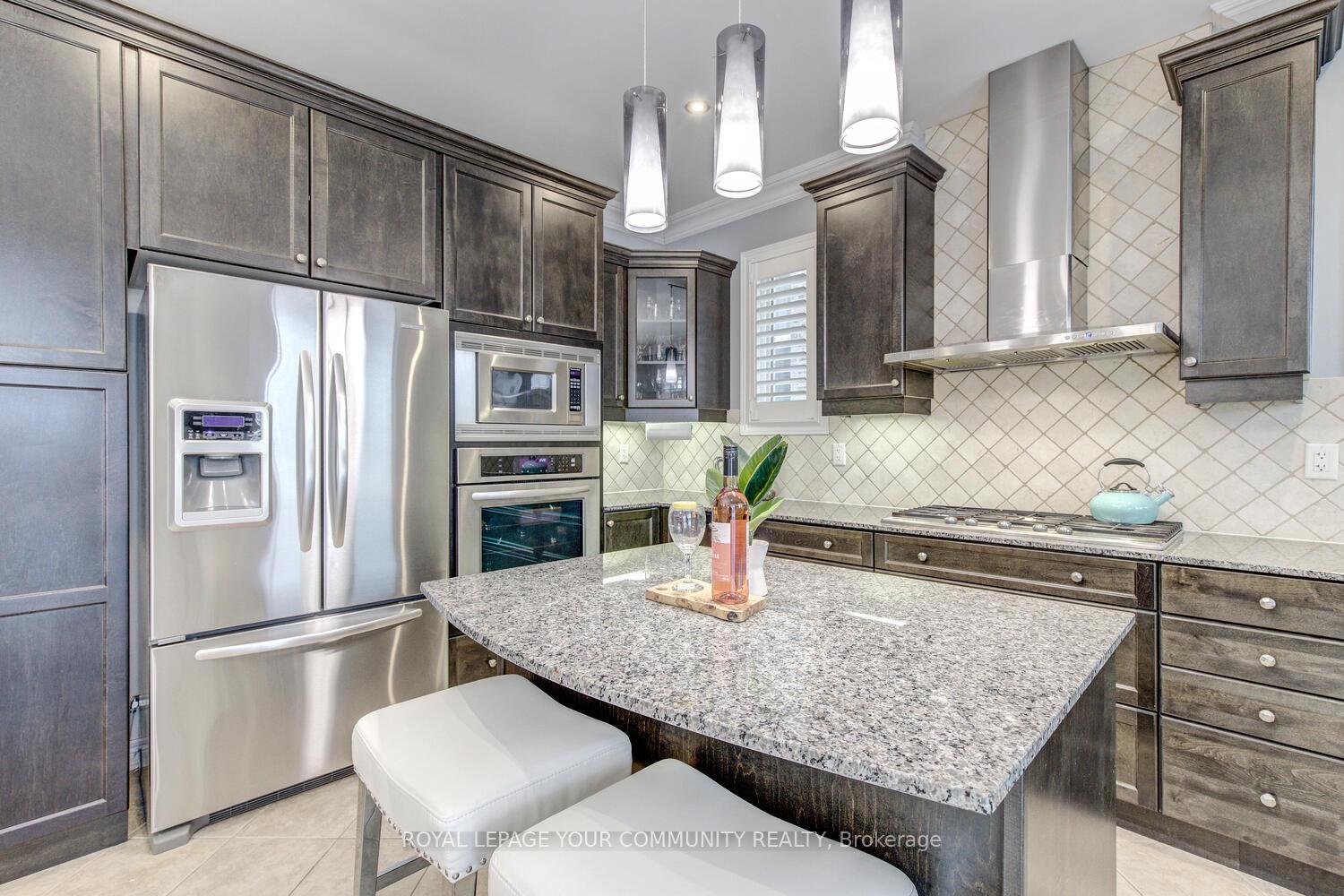 Photo 22 of 35 Chayna Crescent, Vaughan, Patterson — HOMEH
